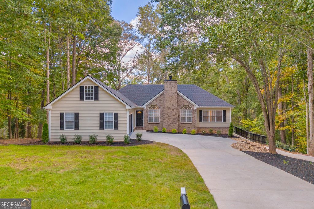 Photo of 41 Boulder Crest, Hoschton, GA 30548 (MLS # 10682491)
