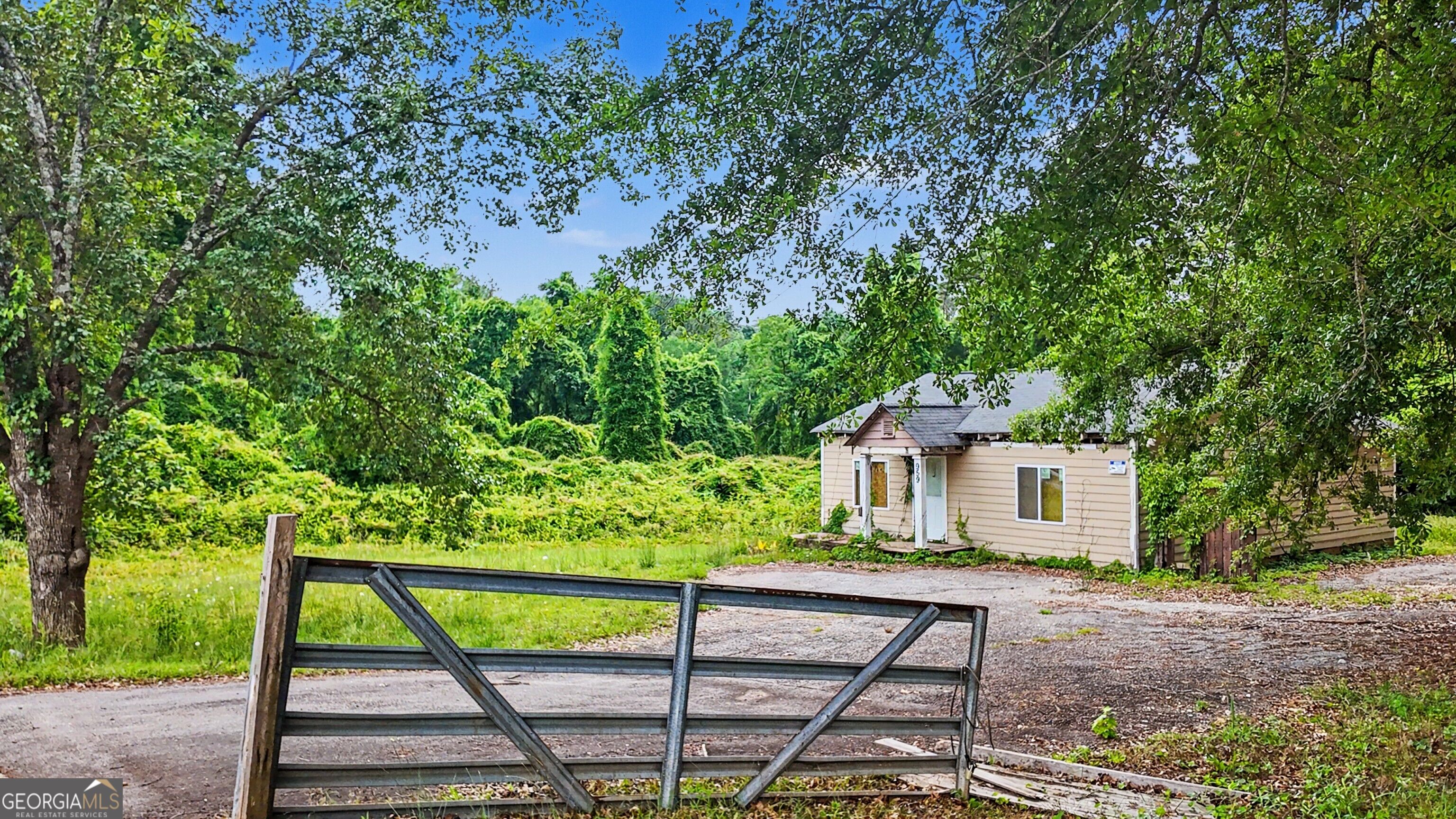 945 S Hairston RD