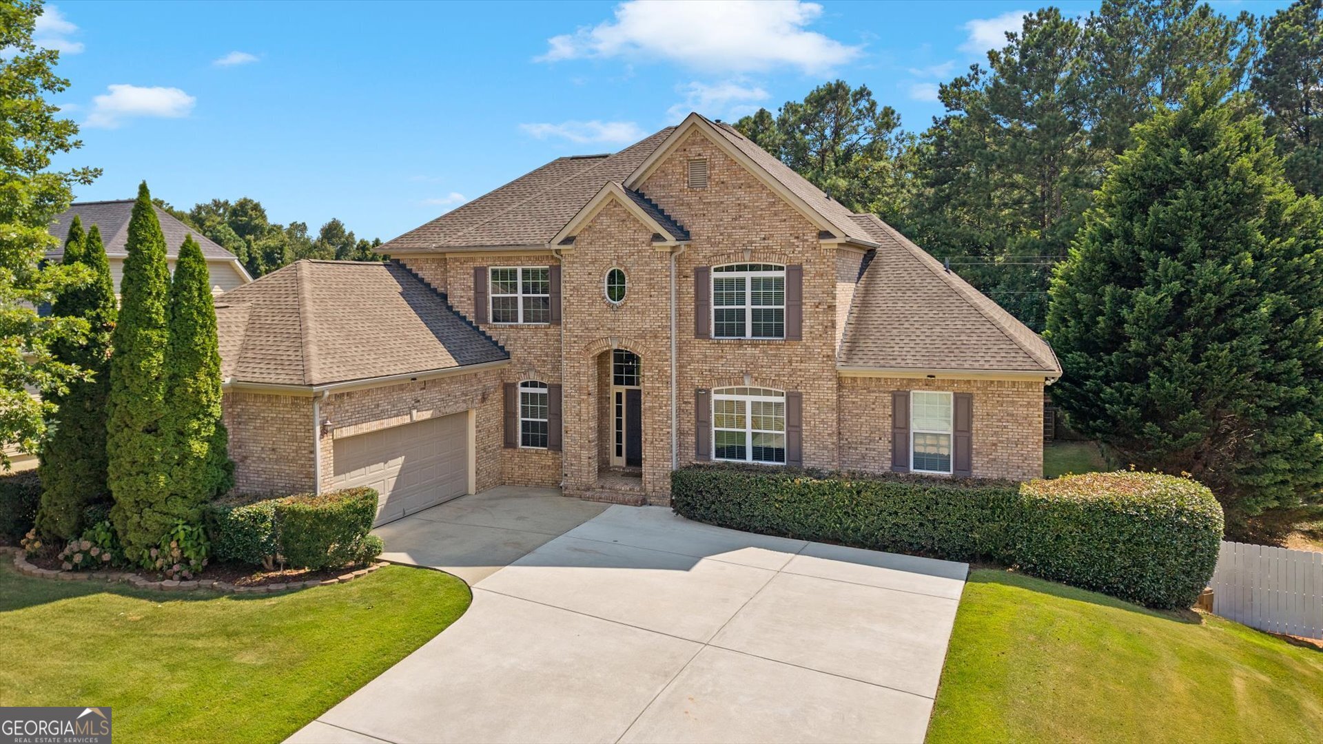 Tucked into the heart of Carrollton's beloved Mill Pond neighborhood, 211 Summer Chase offers more than just curb appeal-it's the kind of home that grows with you. The main-level owner's suite is a quiet retreat, while three bedrooms upstairs give everyone their own space. The real bonus? A full basement just waiting for your vision-whether it's an in-law suite, teen lounge, home theater, or hobby hideaway. Outside your door, Mill Pond delivers a lifestyle: early morning tennis matches, afternoons by the pool, evening walks on sidewalk-lined streets, and weekends spent fishing by the pond. And yes-you're in the Carrollton City School district. If you've been waiting for a home with good bones, great schools, and space to make your own, this is it. Original, just like you.