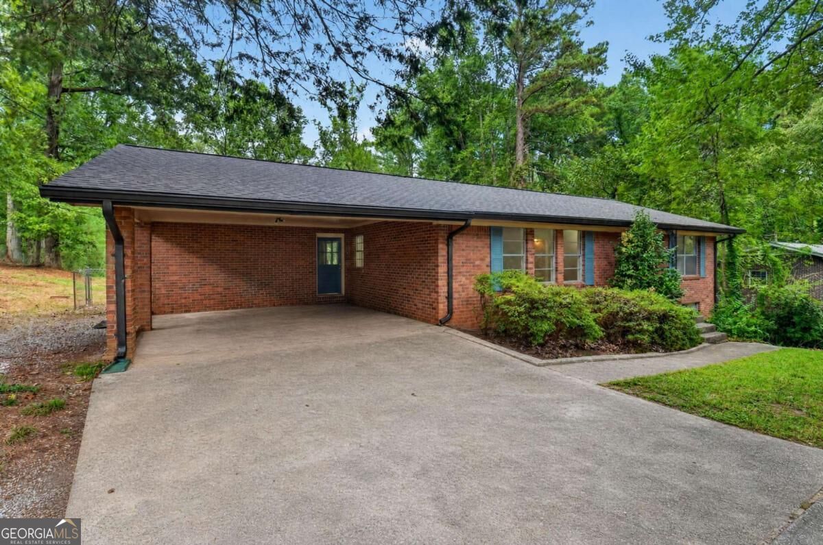 6245 Jones RD