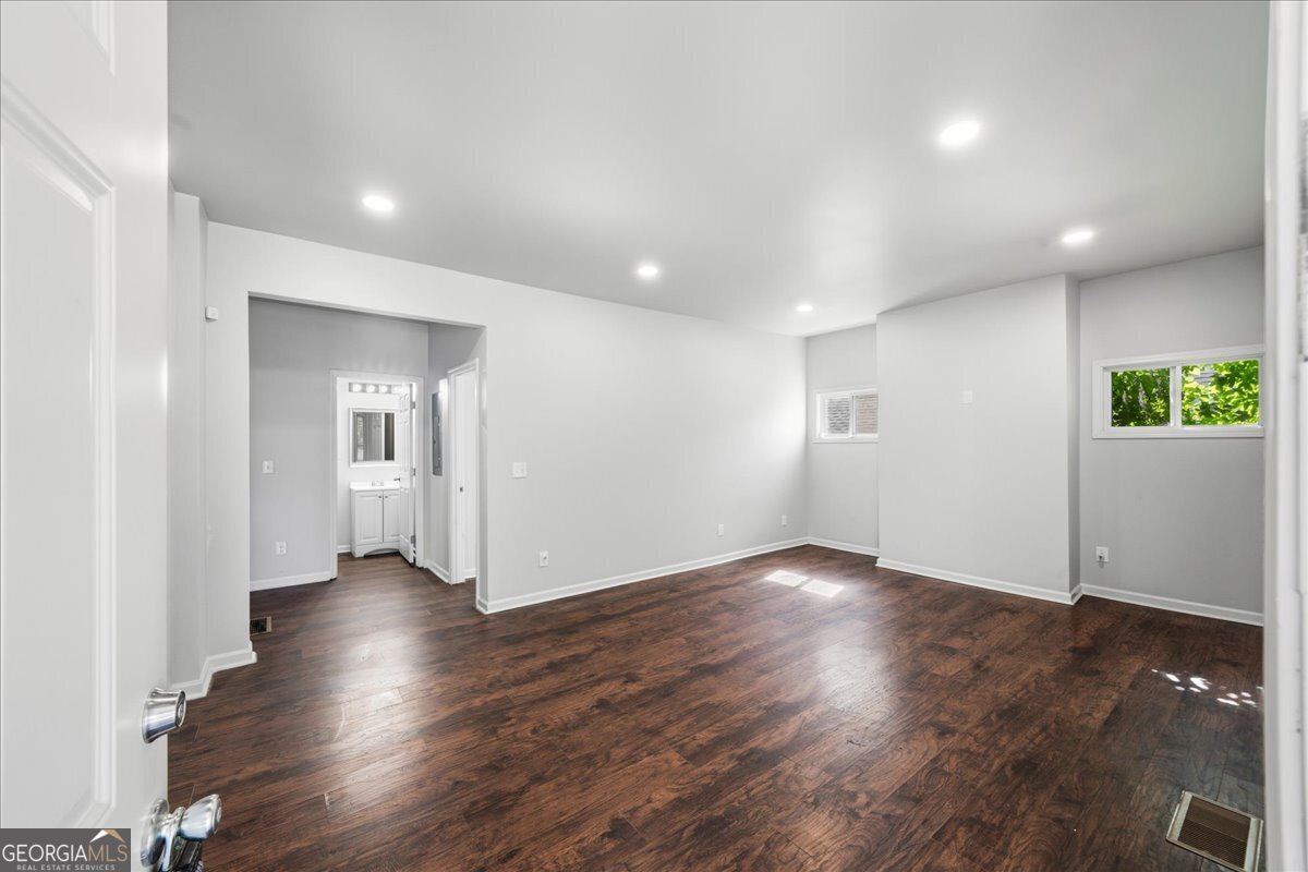 1519 Olympian WAY SW