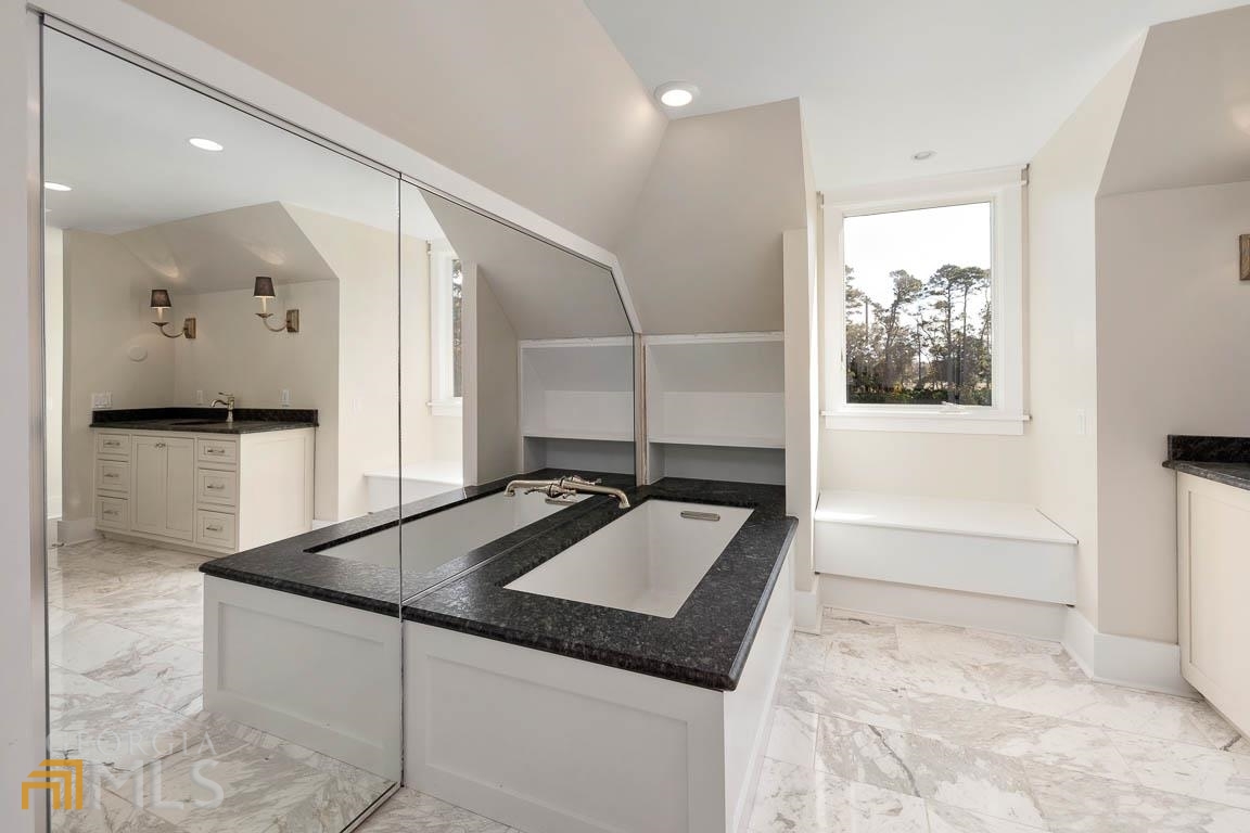 Island Club - Residential