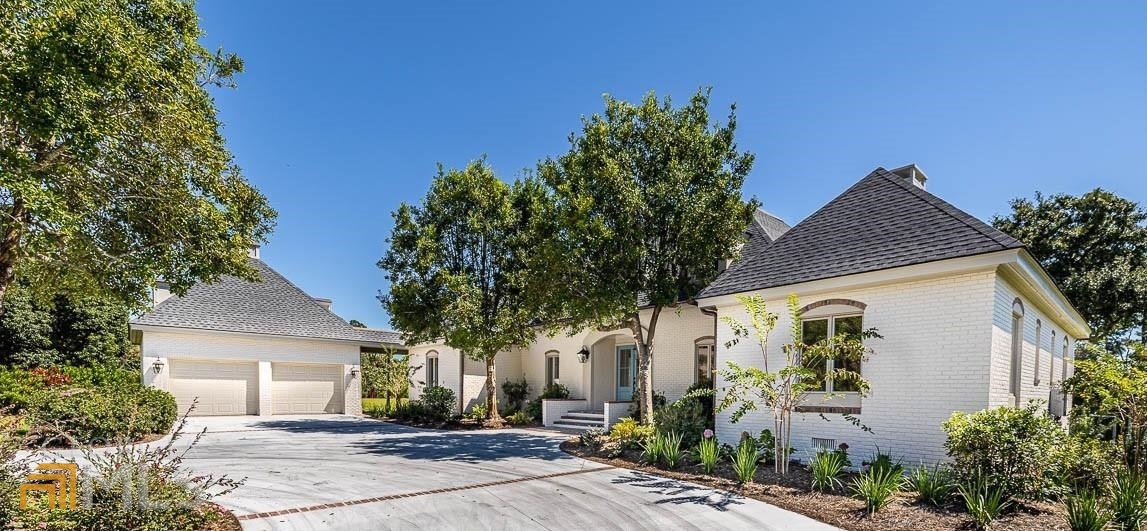 Island Club - Residential