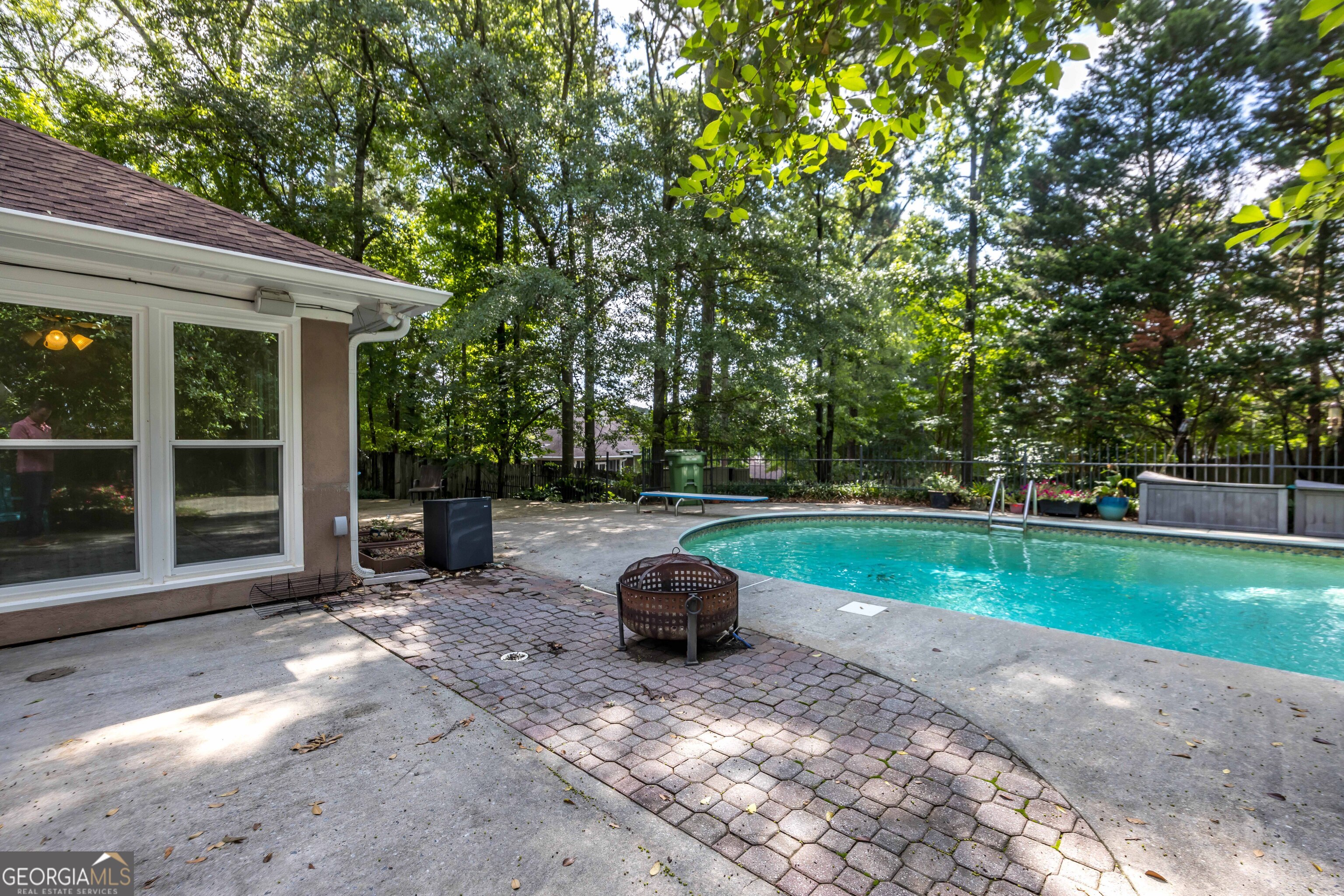 6544 mink DR