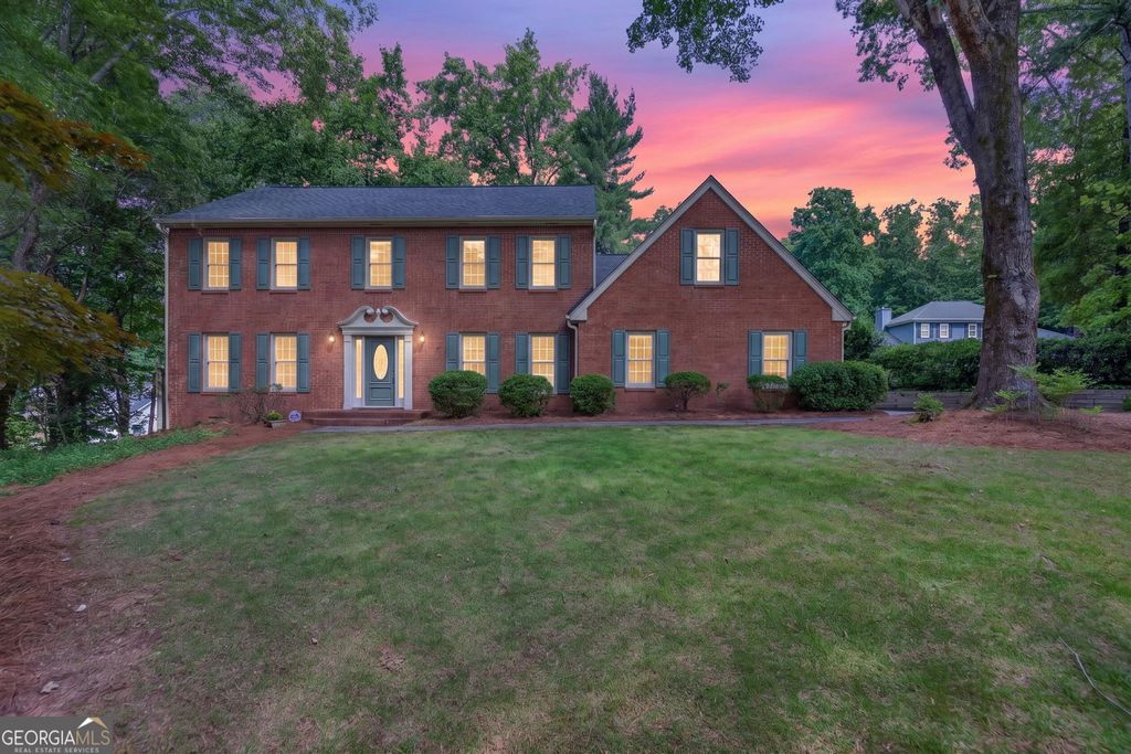 Photo of 233 Shadowlake Court, Marietta, GA 30067 (MLS # 10768336)