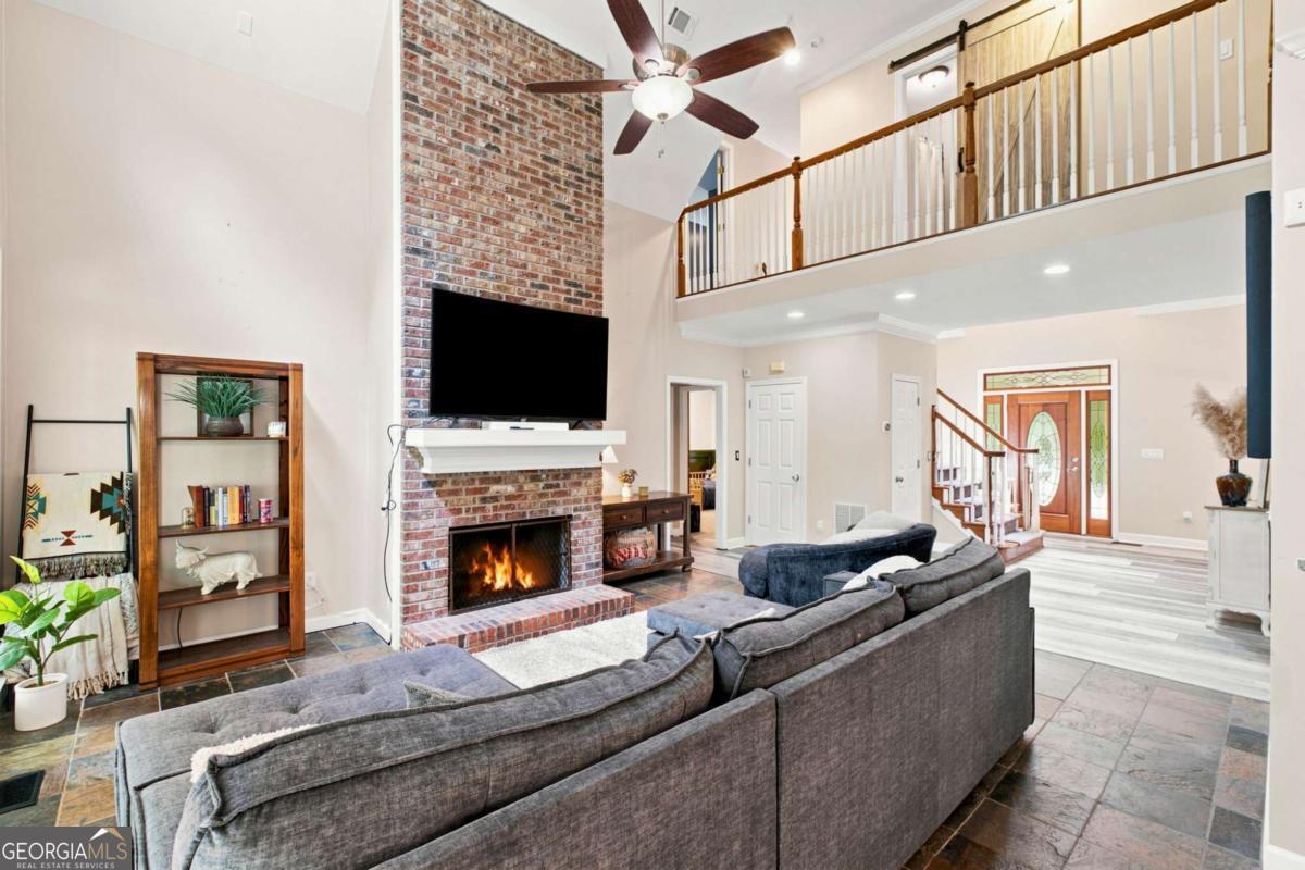1220 Peachtree RD