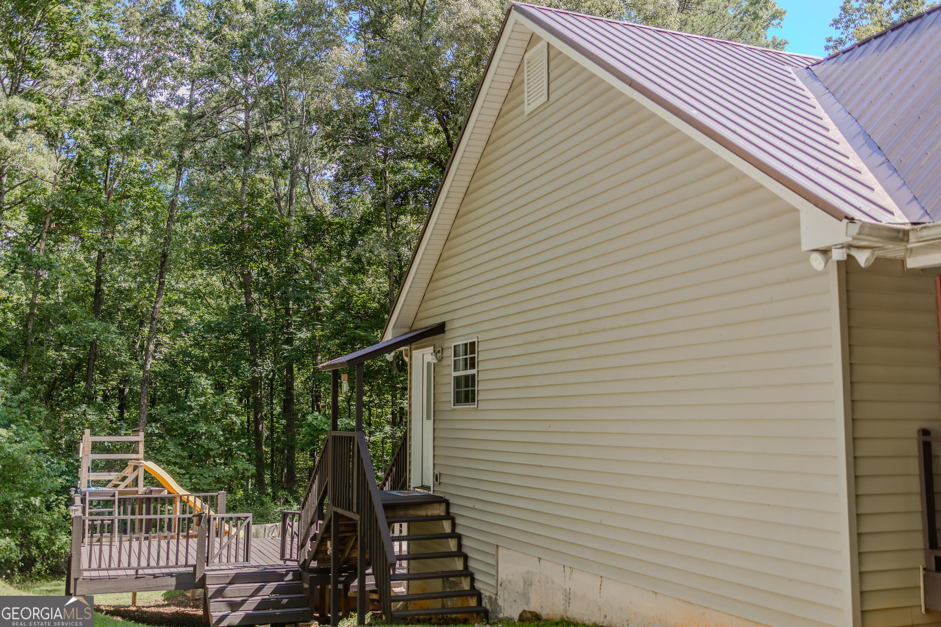 105 Holcomb RD