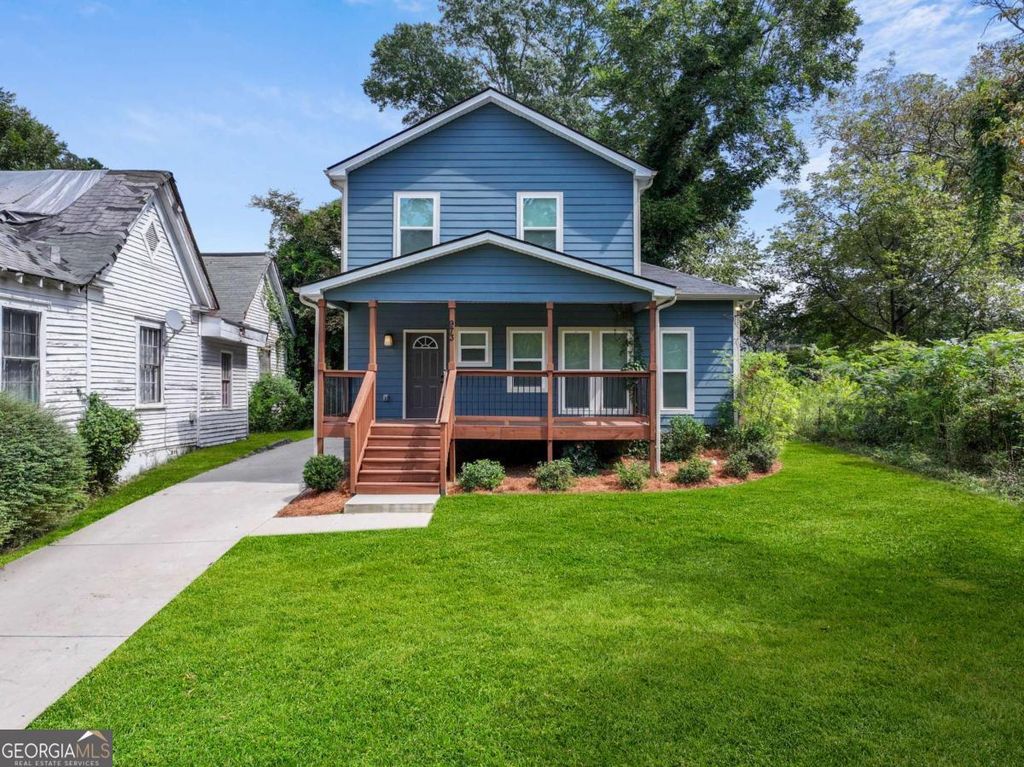 Photo of 973 Mayson Turner Road NW, Atlanta, GA 30314 (MLS # 10671167)