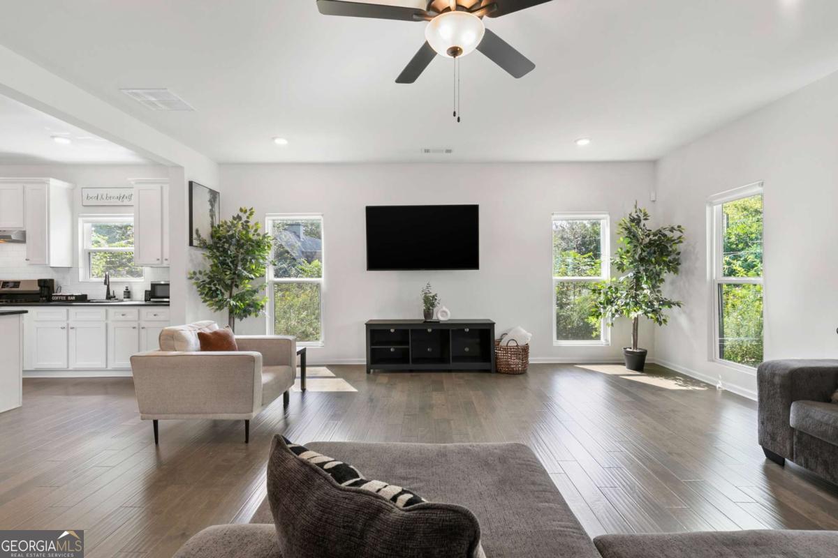 973 Mayson Turner RD NW