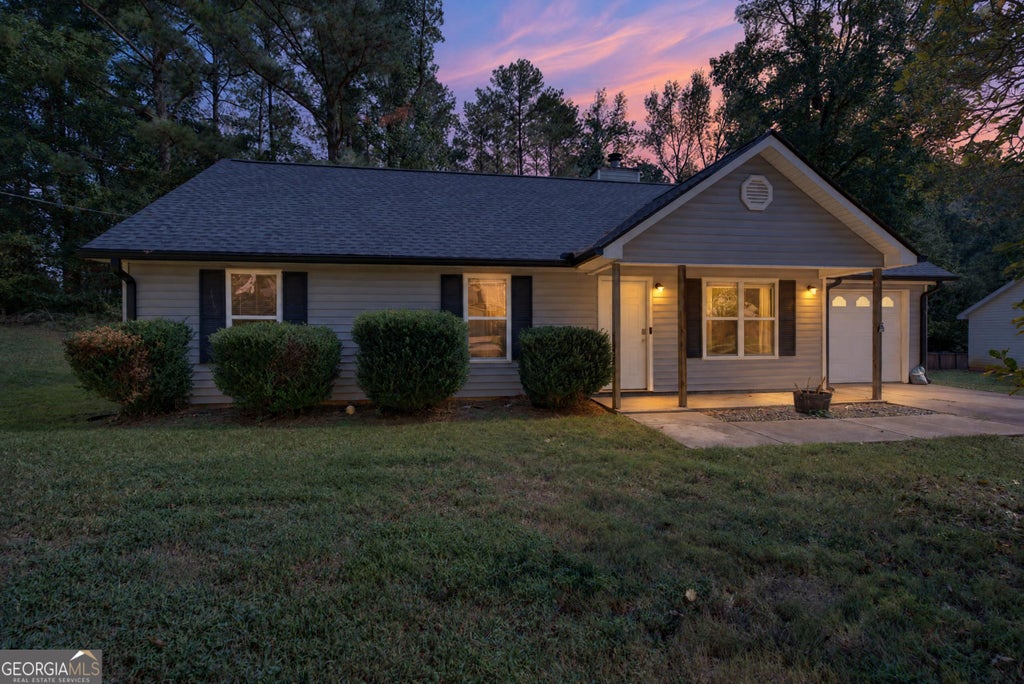 Photo of 112 Starlake Dr, Jackson, GA 30233 (MLS # 10869929)