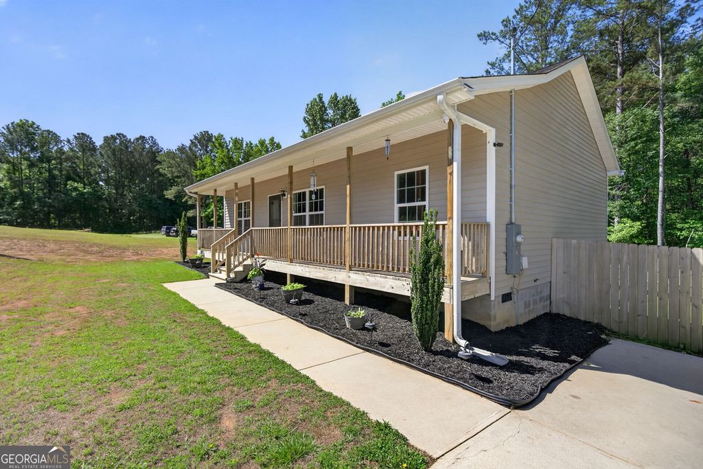 Photo of 22 Sutton Road, Buchanan, GA 30113 (MLS # 10767651)