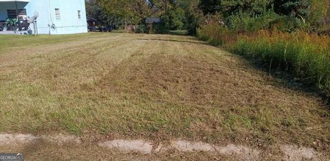 Photo of 608 E Lemon Street, Fitzgerald, GA 31750 (MLS # 10679997)