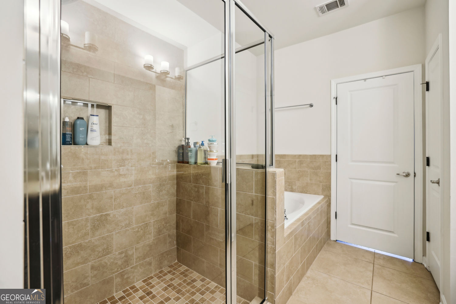 Atlanta, Georgia 30324, United States, 3 Bedrooms Bedrooms, ,4 BathroomsBathrooms,Residential,Active,79092