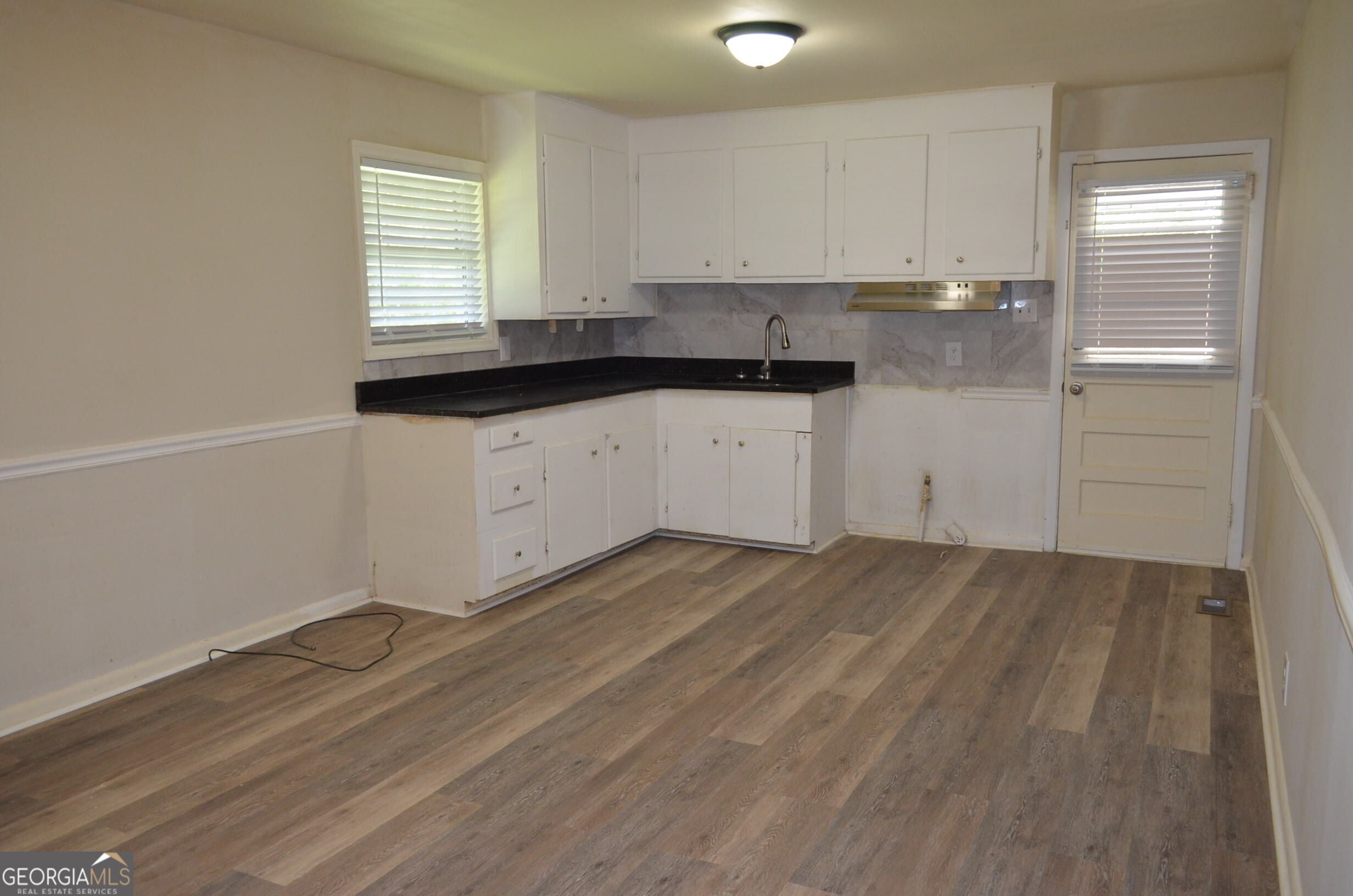 3557 Kenneth DR
