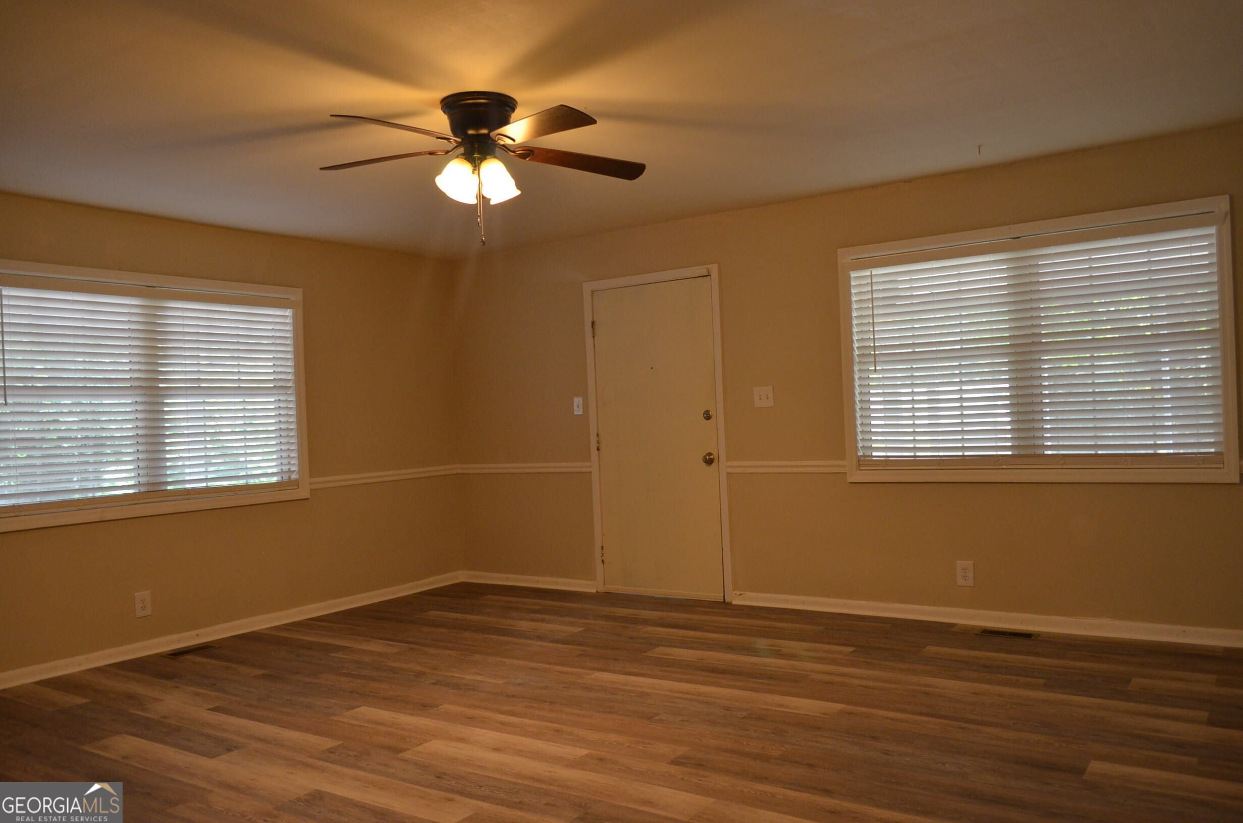 3557 Kenneth DR