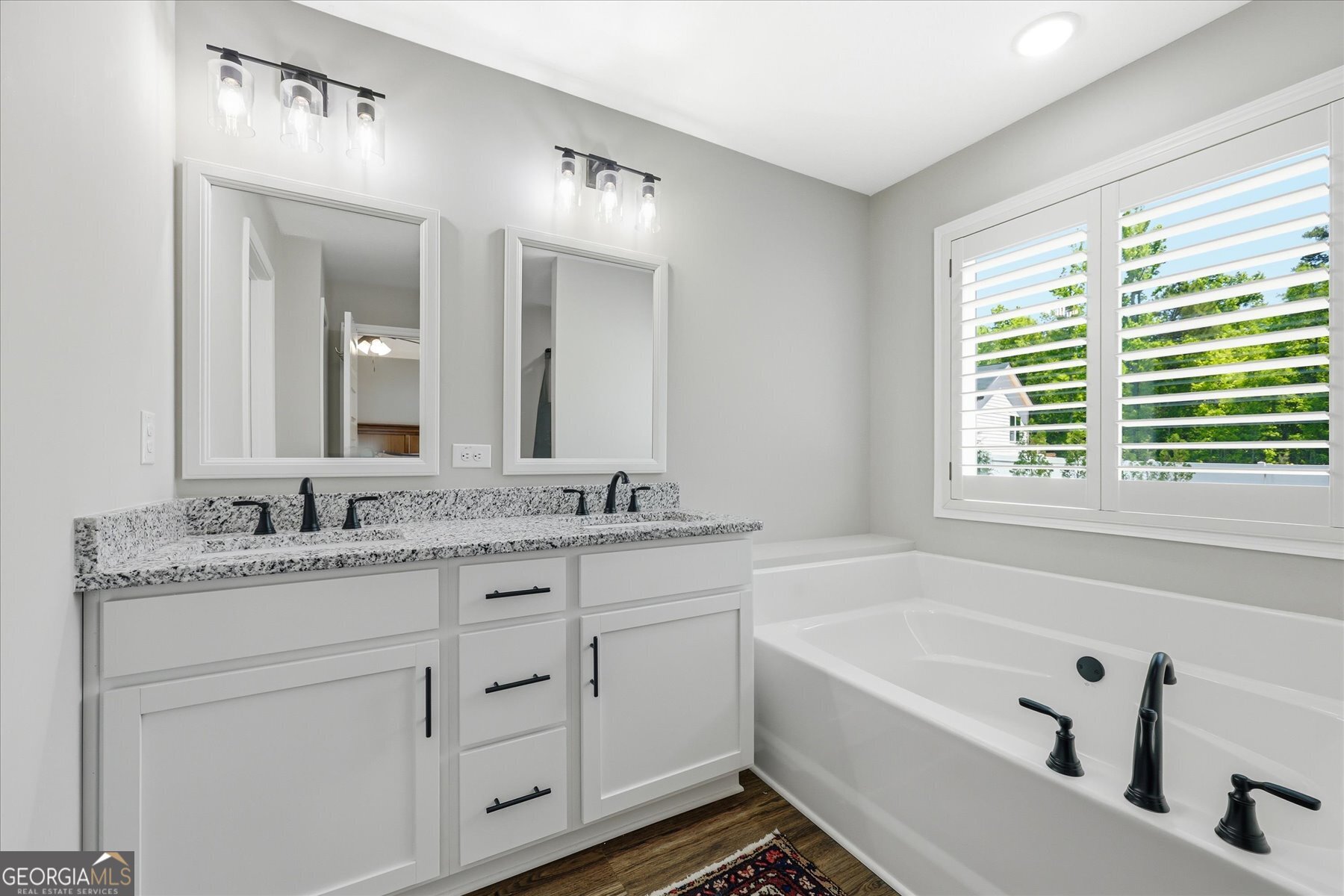 245 Brittany Pointe LN