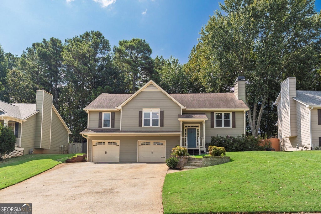 Photo of 961 Rose Creek Run, Woodstock, GA 30189 (MLS # 10842052)