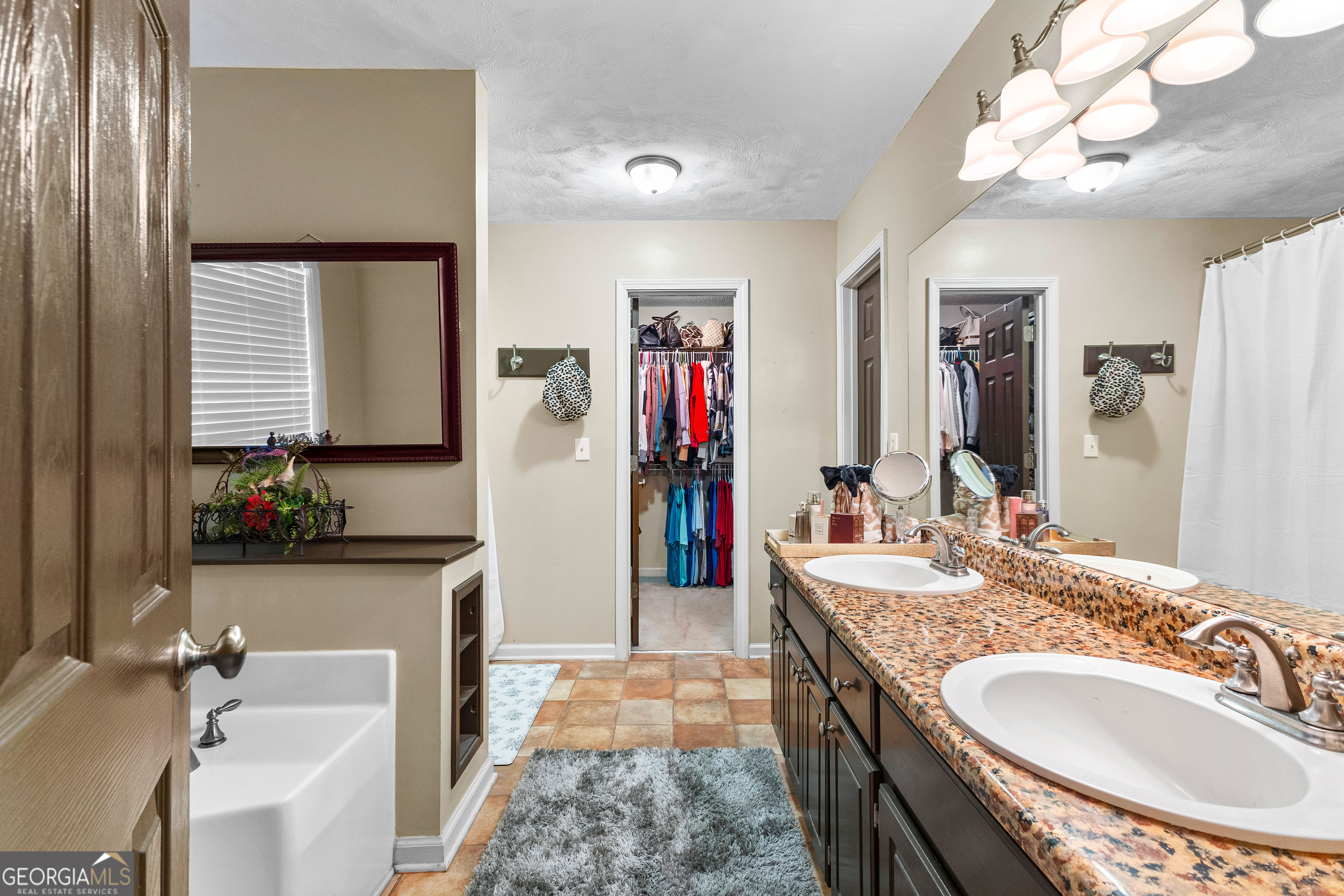 Newnan, Georgia 30265, United States, 3 Bedrooms Bedrooms, ,2 BathroomsBathrooms,Residential,Active,79925