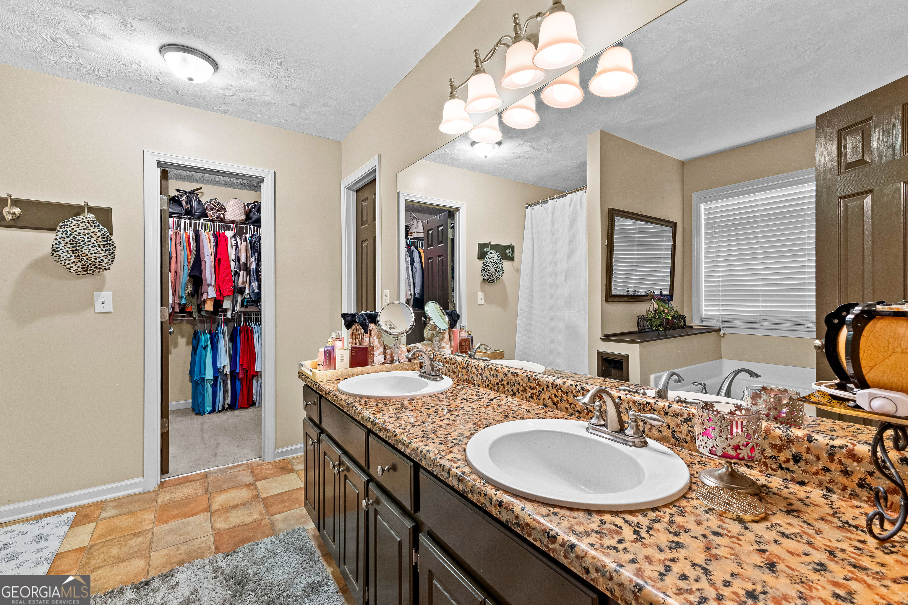 Newnan, Georgia 30265, United States, 3 Bedrooms Bedrooms, ,2 BathroomsBathrooms,Residential,Active,79925