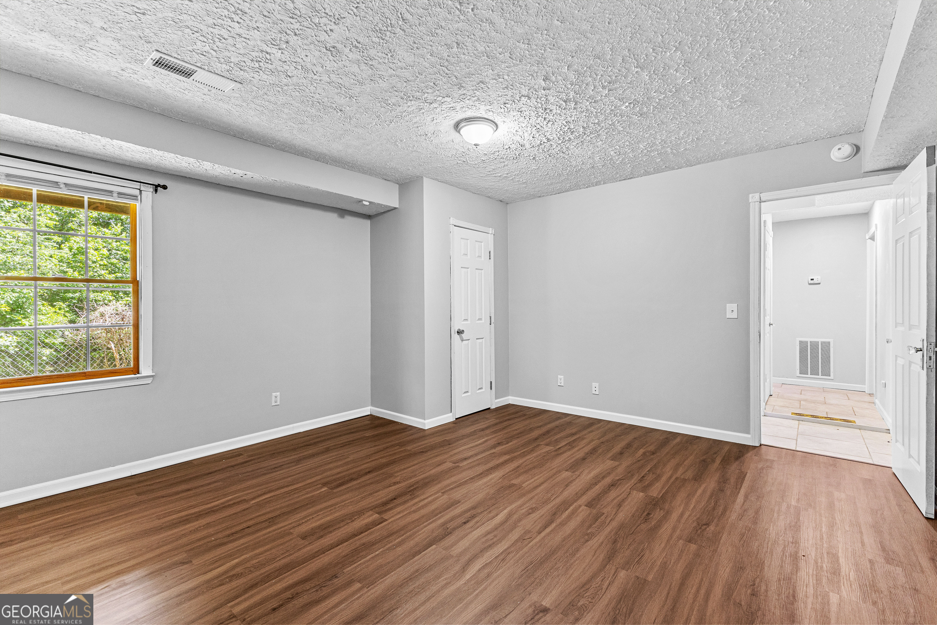 Newnan, Georgia 30263, United States, 5 Bedrooms Bedrooms, ,3 BathroomsBathrooms,Residential,Active,88114