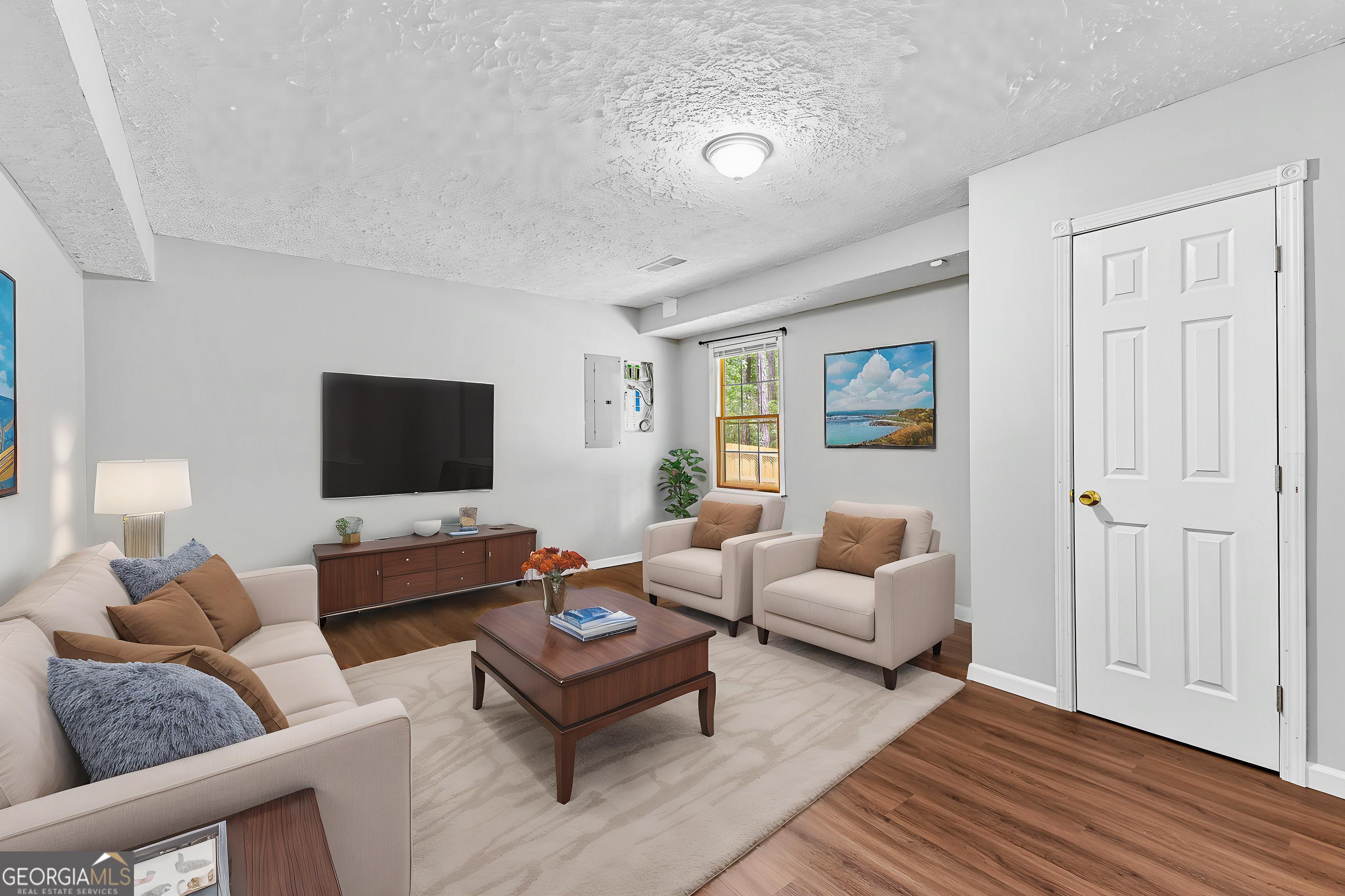 Newnan, Georgia 30263, United States, 5 Bedrooms Bedrooms, ,3 BathroomsBathrooms,Residential,Active,88114