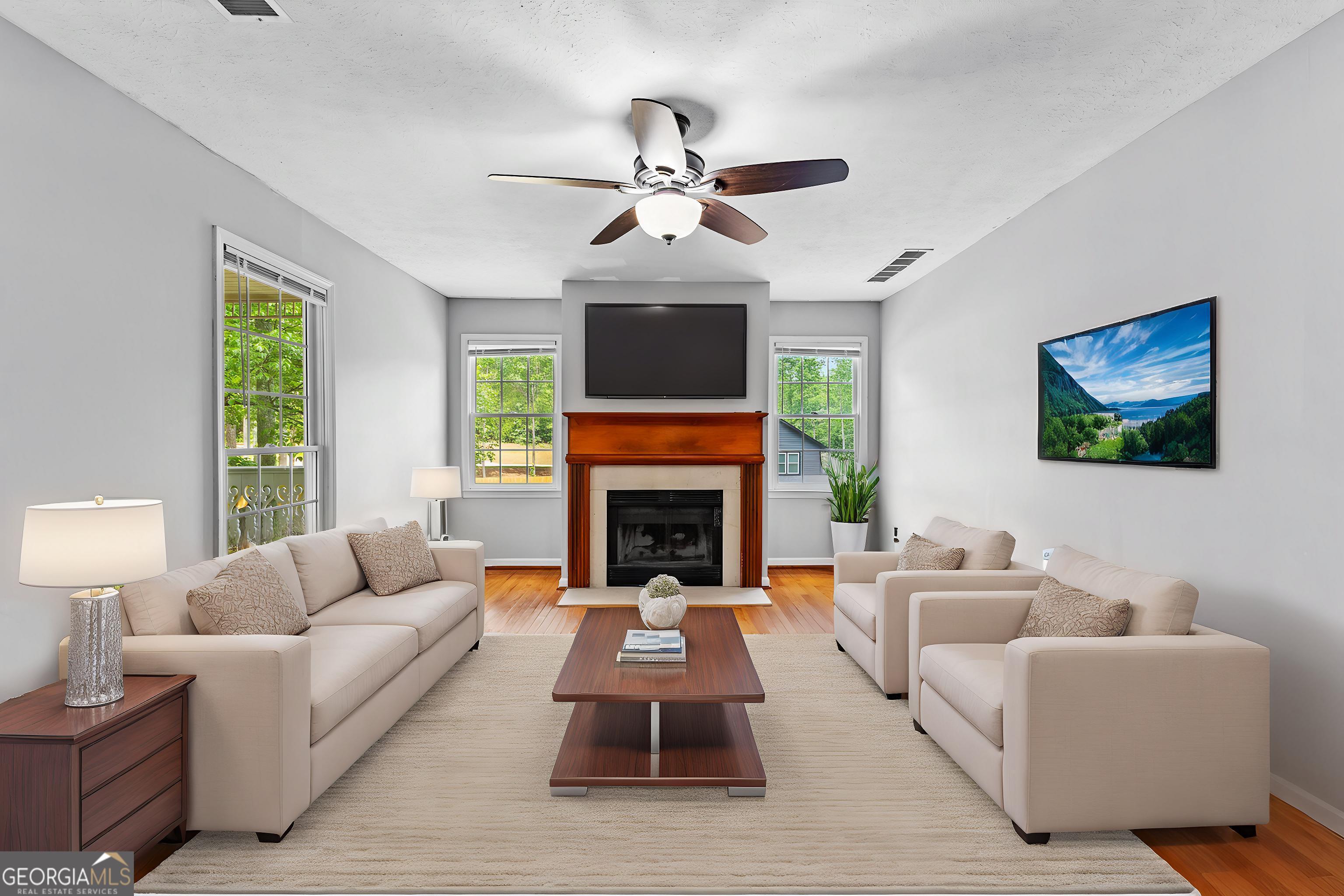 Newnan, Georgia 30263, United States, 5 Bedrooms Bedrooms, ,3 BathroomsBathrooms,Residential,Active,88114