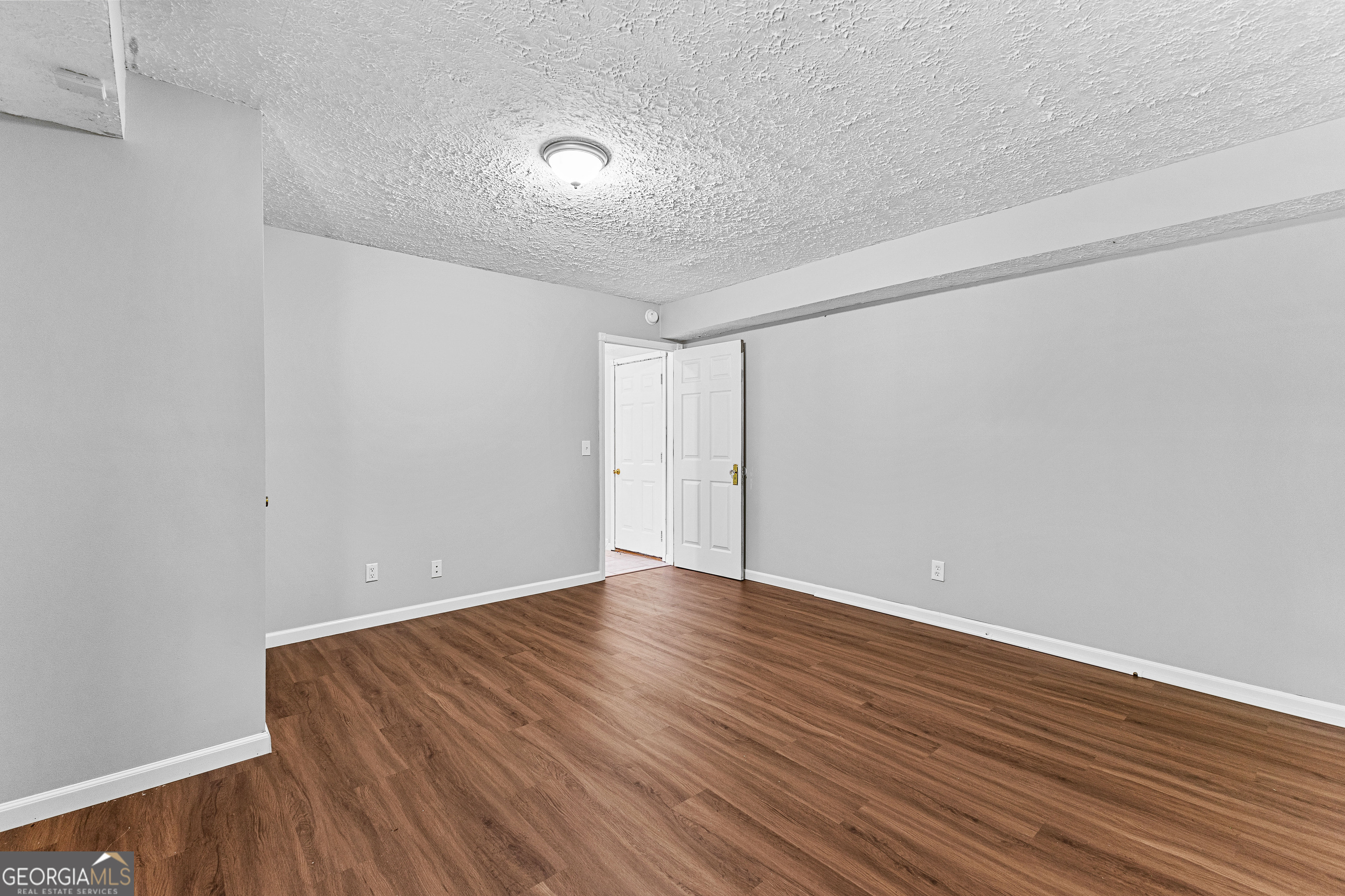 Newnan, Georgia 30263, United States, 5 Bedrooms Bedrooms, ,3 BathroomsBathrooms,Residential,Active,88114