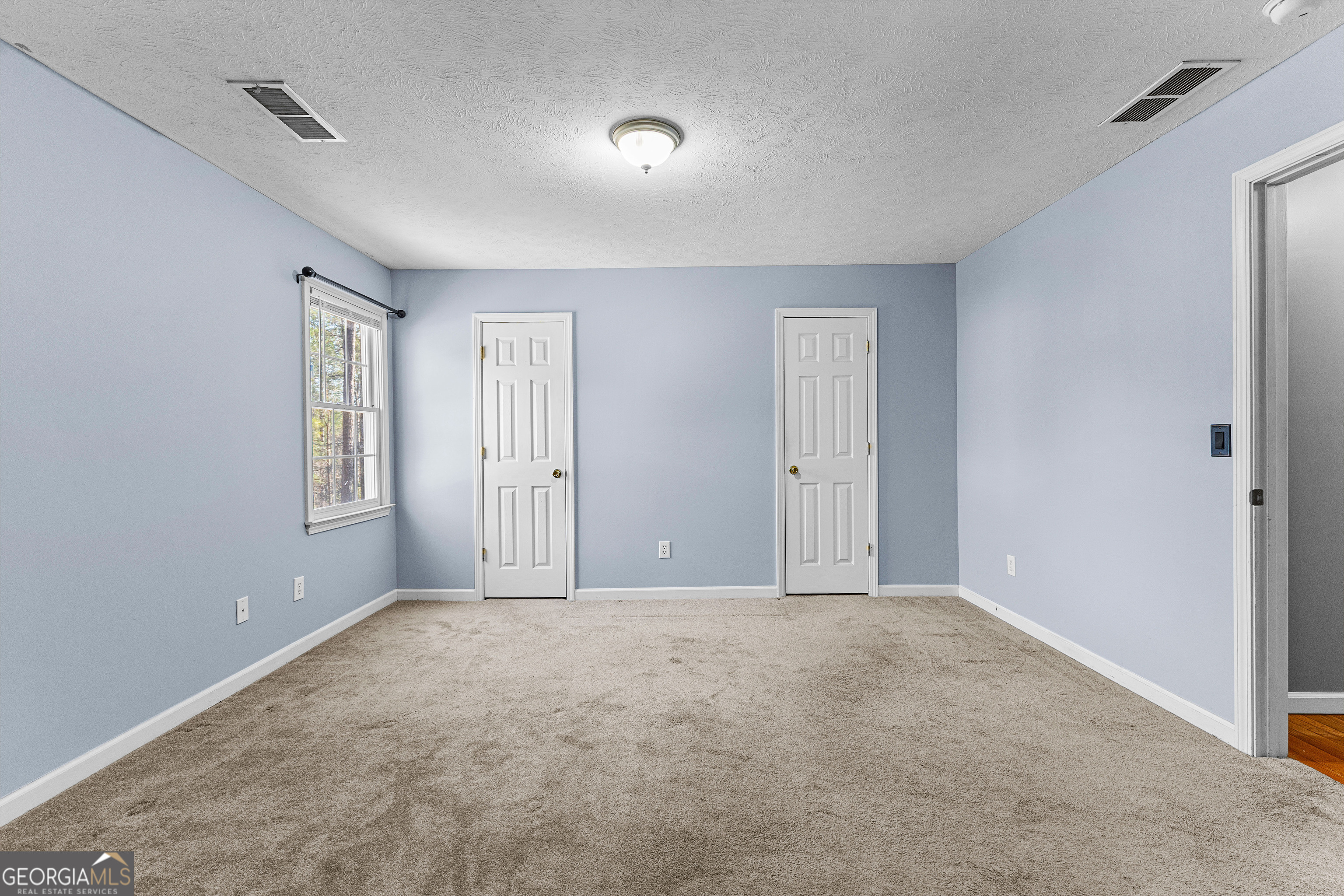 Newnan, Georgia 30263, United States, 5 Bedrooms Bedrooms, ,3 BathroomsBathrooms,Residential,Active,88114