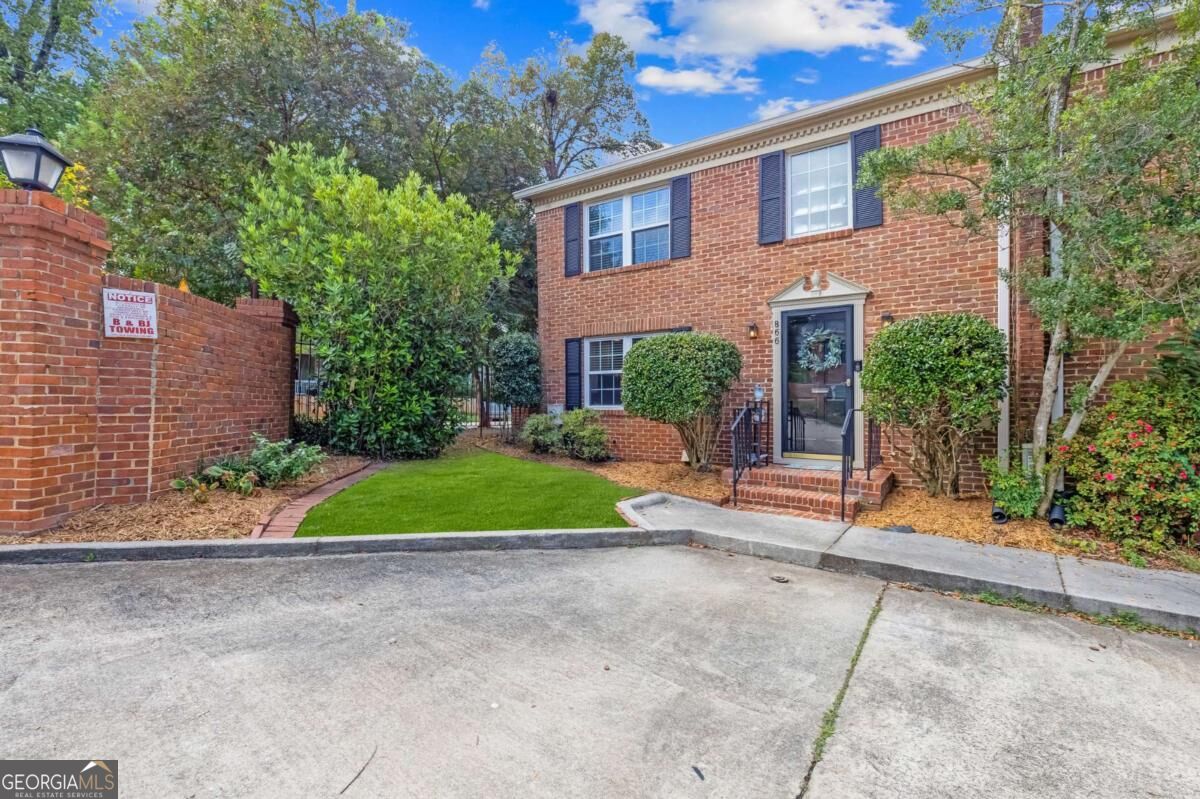 866 E Ponce De Leon AVE