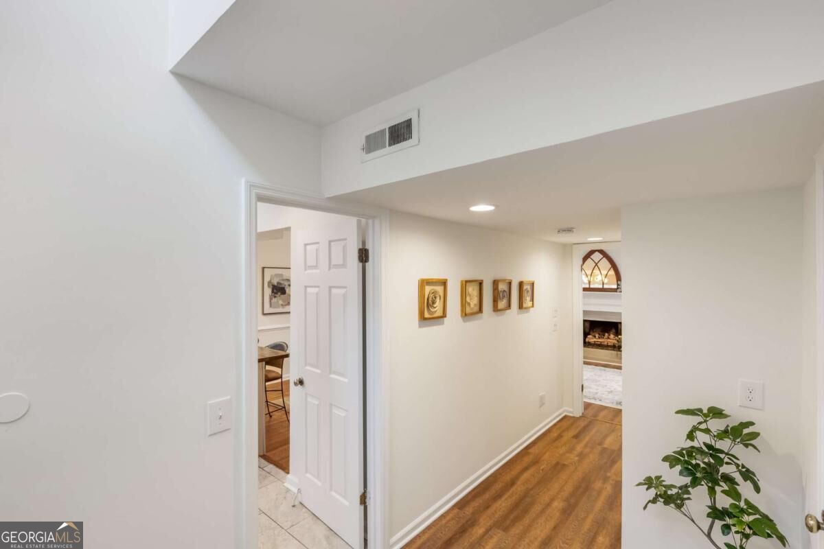 866 E Ponce De Leon AVE