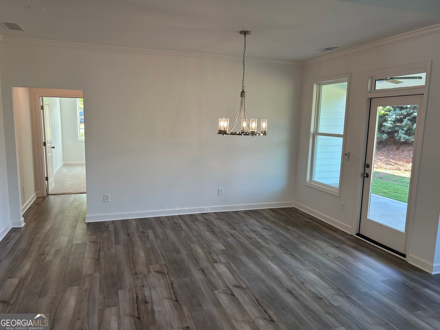 204 Saratoga DR