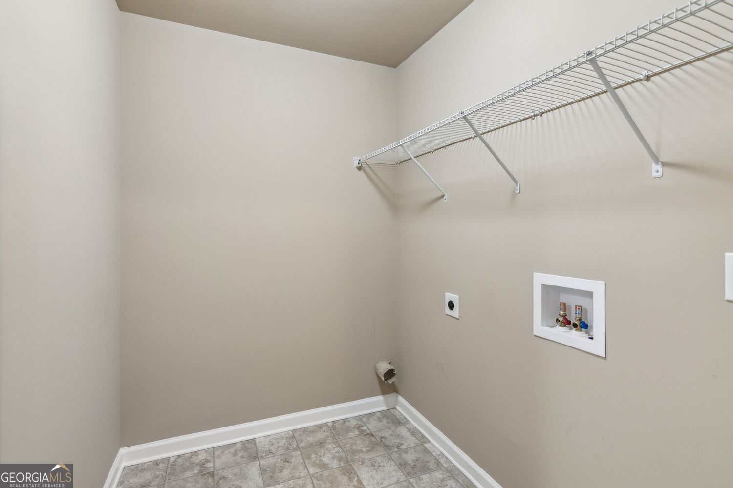 Cumming, Georgia 30028, United States, 4 Bedrooms Bedrooms, ,2 BathroomsBathrooms,Residential,Active,227720