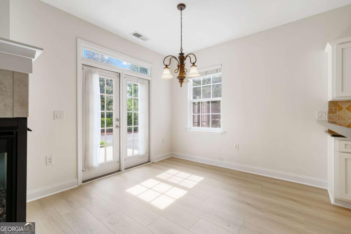 2561 Grapevine CIR 104