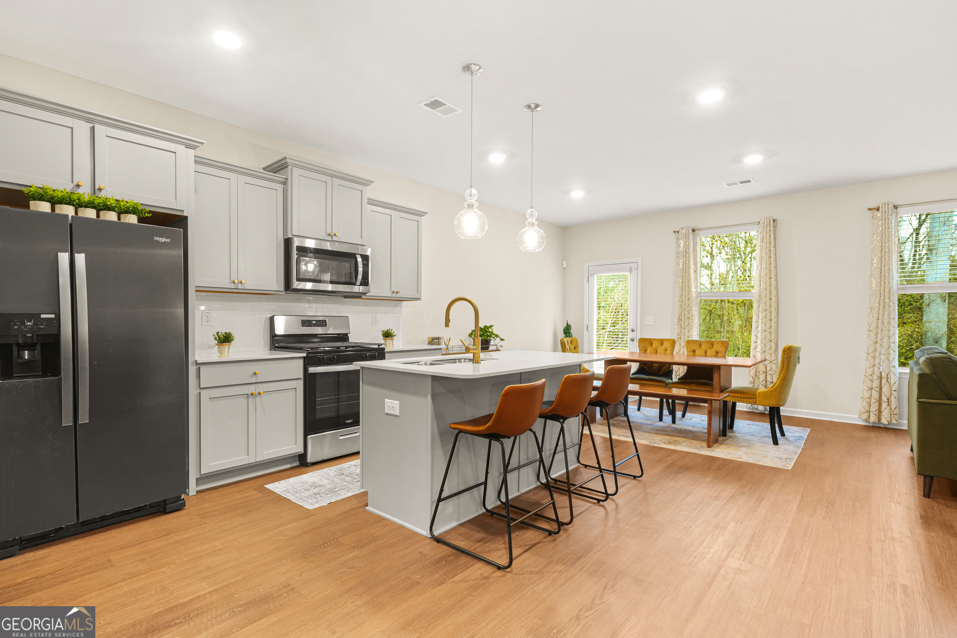 Fayetteville, Georgia 30214, United States, 4 Bedrooms Bedrooms, ,3 BathroomsBathrooms,Residential,Active,91570