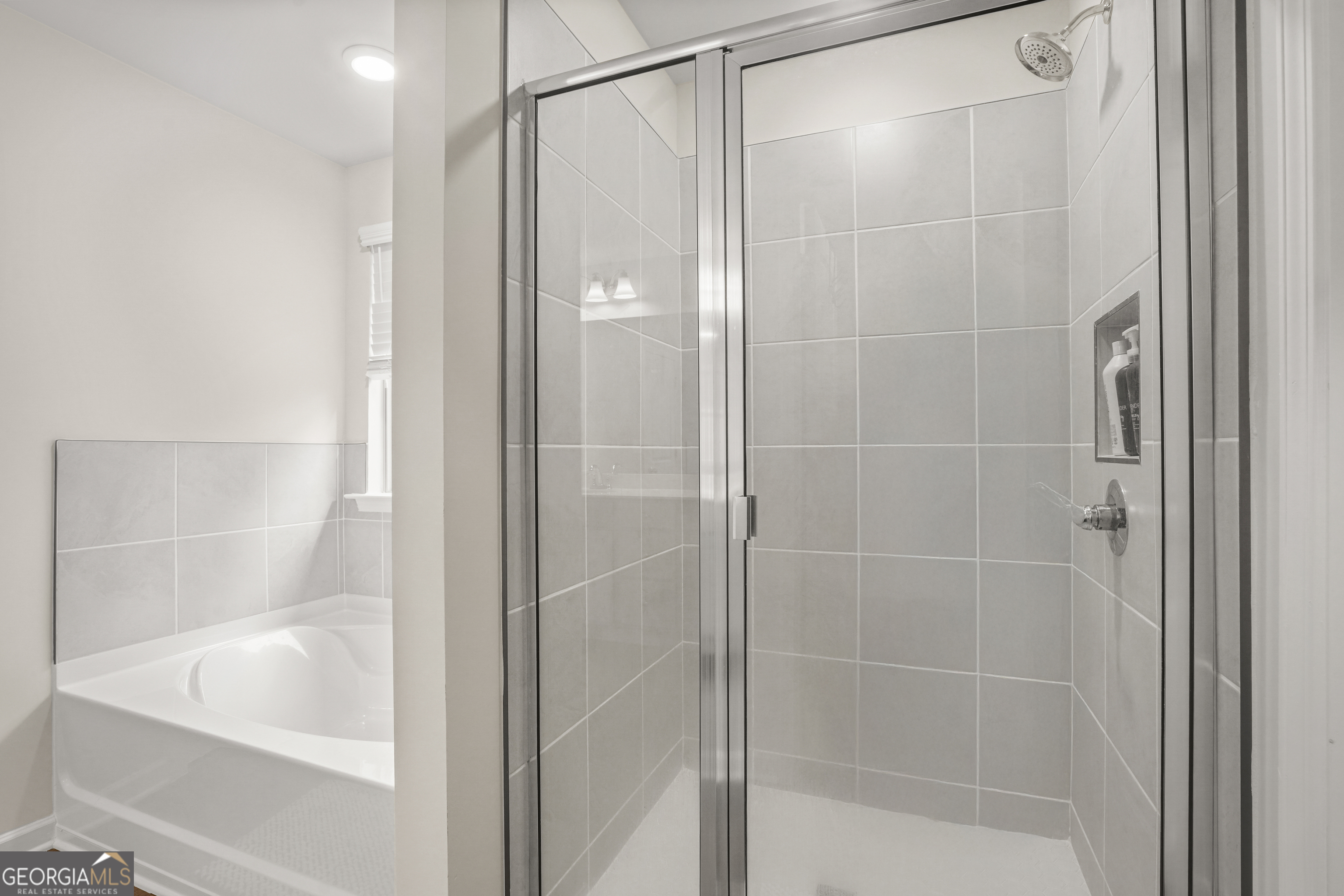 Fayetteville, Georgia 30214, United States, 4 Bedrooms Bedrooms, ,3 BathroomsBathrooms,Residential,Active,91570