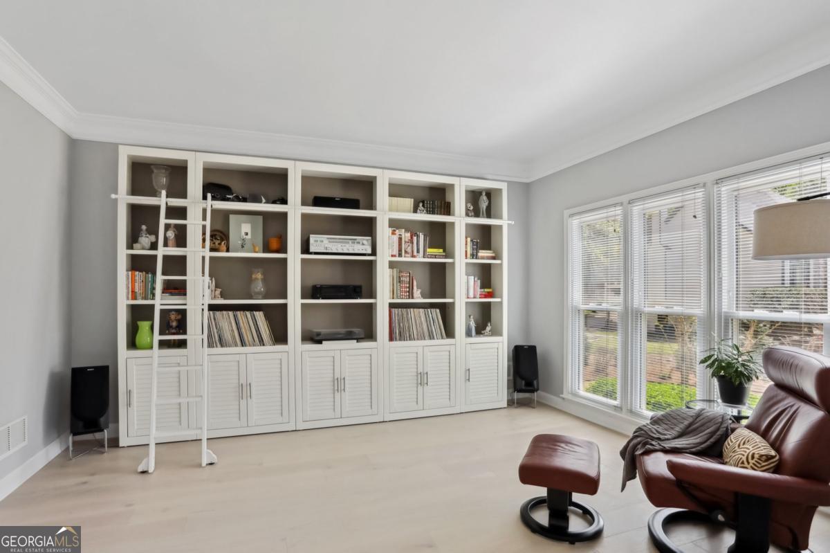 1165 Lea DR