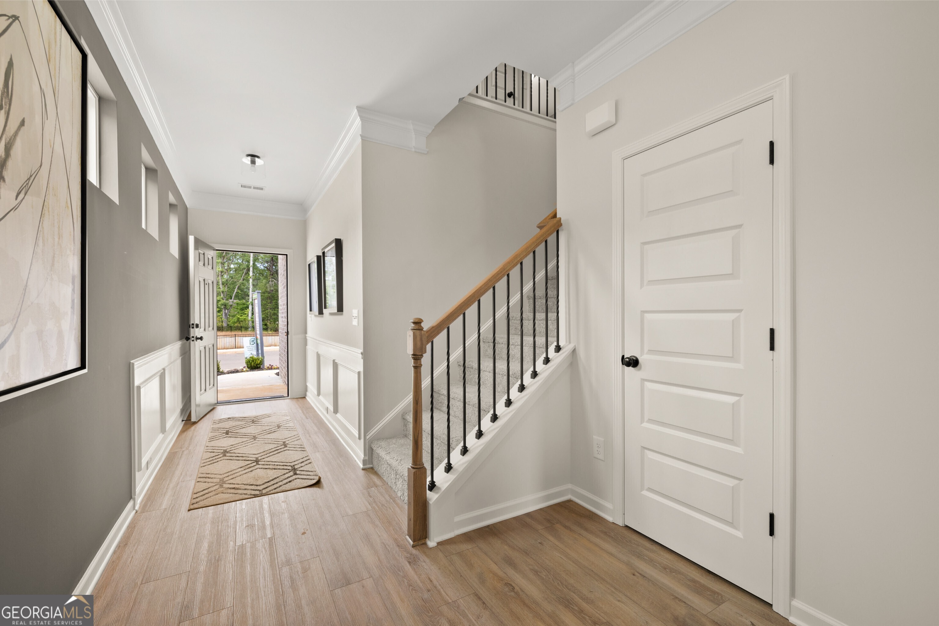 12 Jacobs Farm LN 6