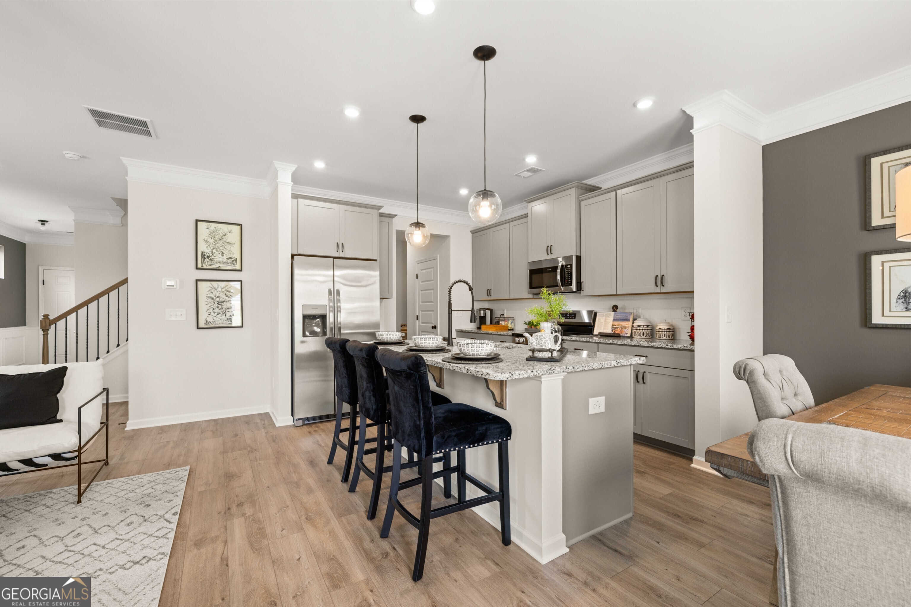 12 Jacobs Farm LN 6