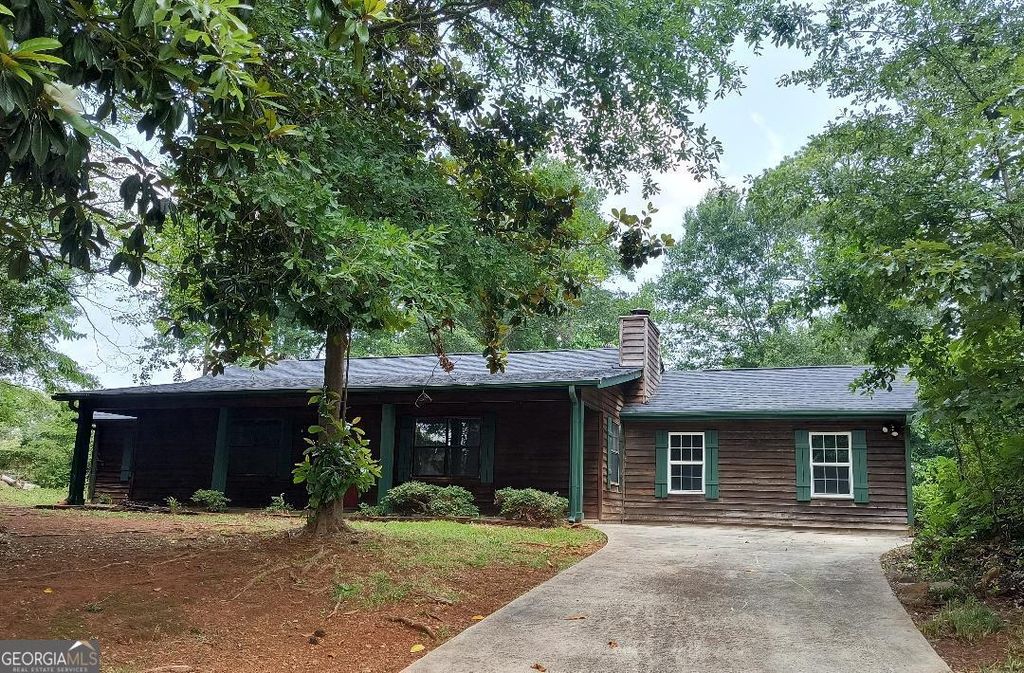 Photo of 2717 Stanton Woods Drive SE, Conyers, GA 30094 (MLS # 10663361)