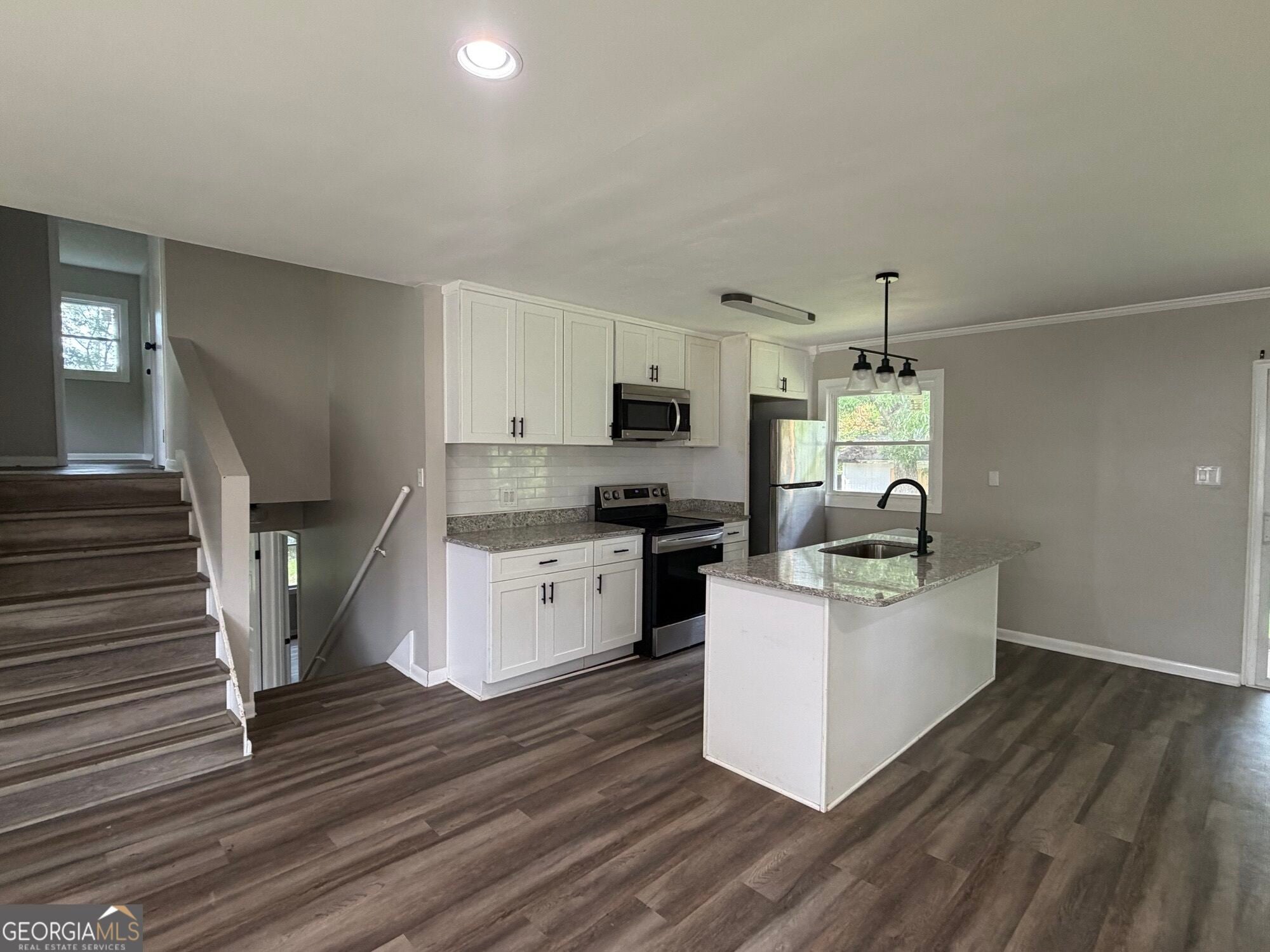 215 Sunnydale DR
