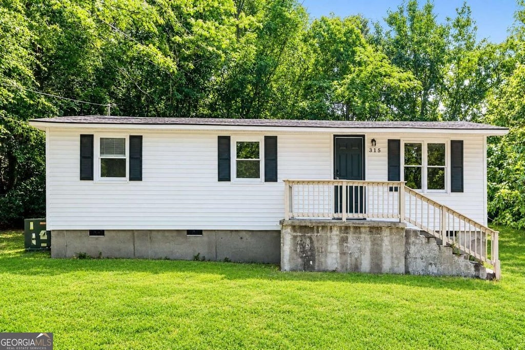 Photo of 317 Bay Street, Warner Robins, GA 31088 (MLS # 10873069)