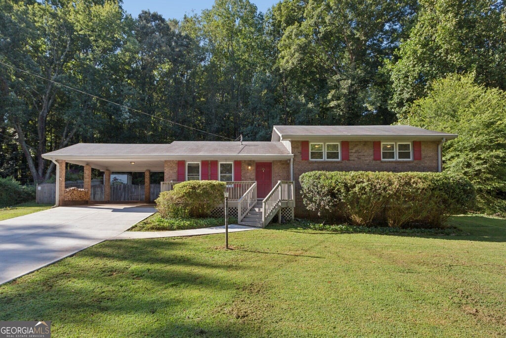 Photo of 6684 Redwood Drive, Douglasville, GA 30135 (MLS # 10844228)