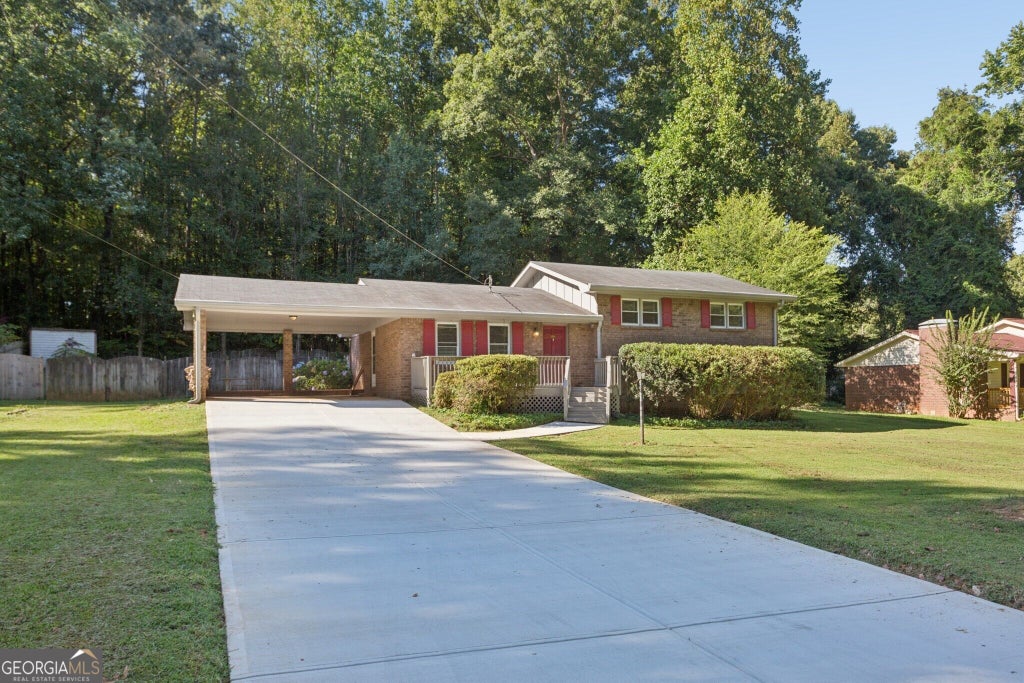 Photo of 6684 Redwood Drive, Douglasville, GA 30135 (MLS # 10844228)