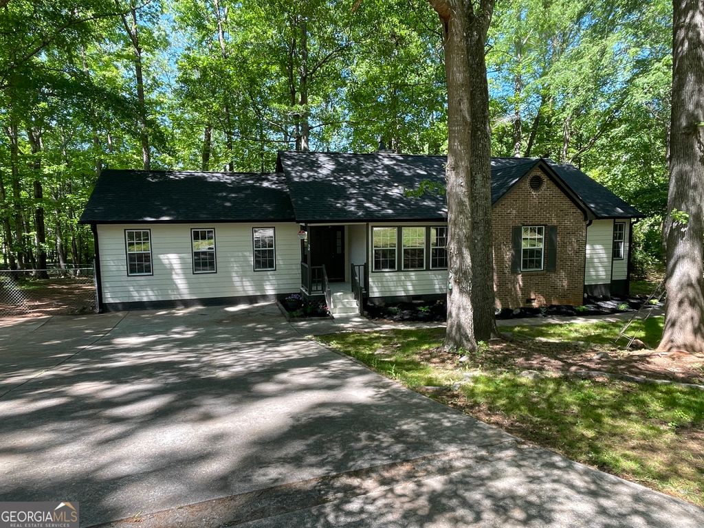 Photo of 34 Contour Drive, Stockbridge, GA 30281 (MLS # 10736154)