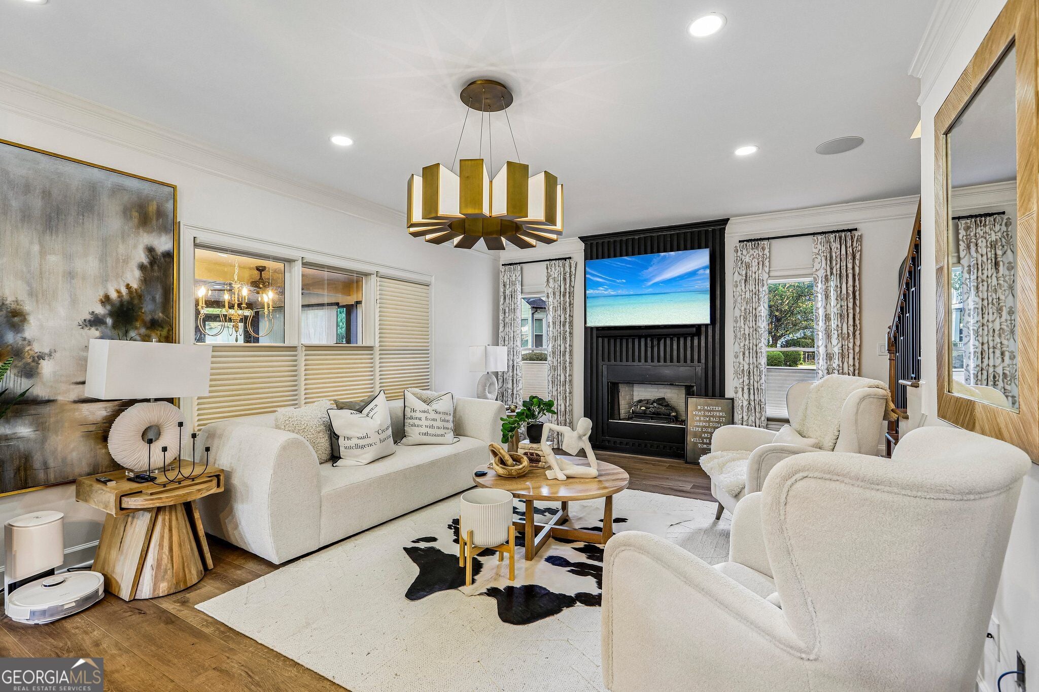 210 Mackenzie LN