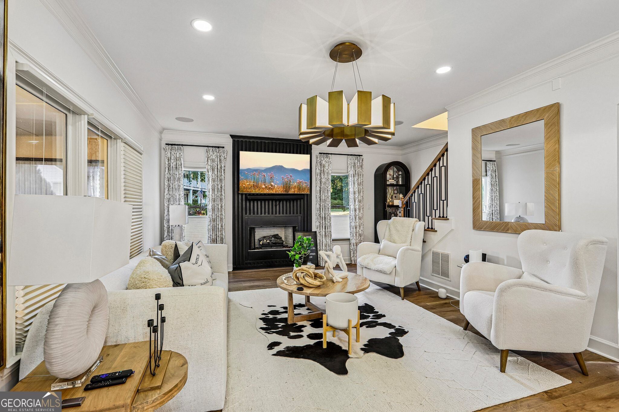 210 Mackenzie LN
