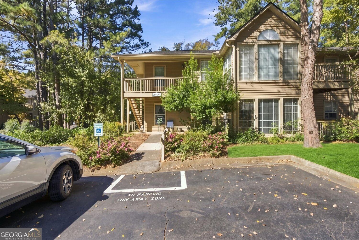2202 Country Park DR SE