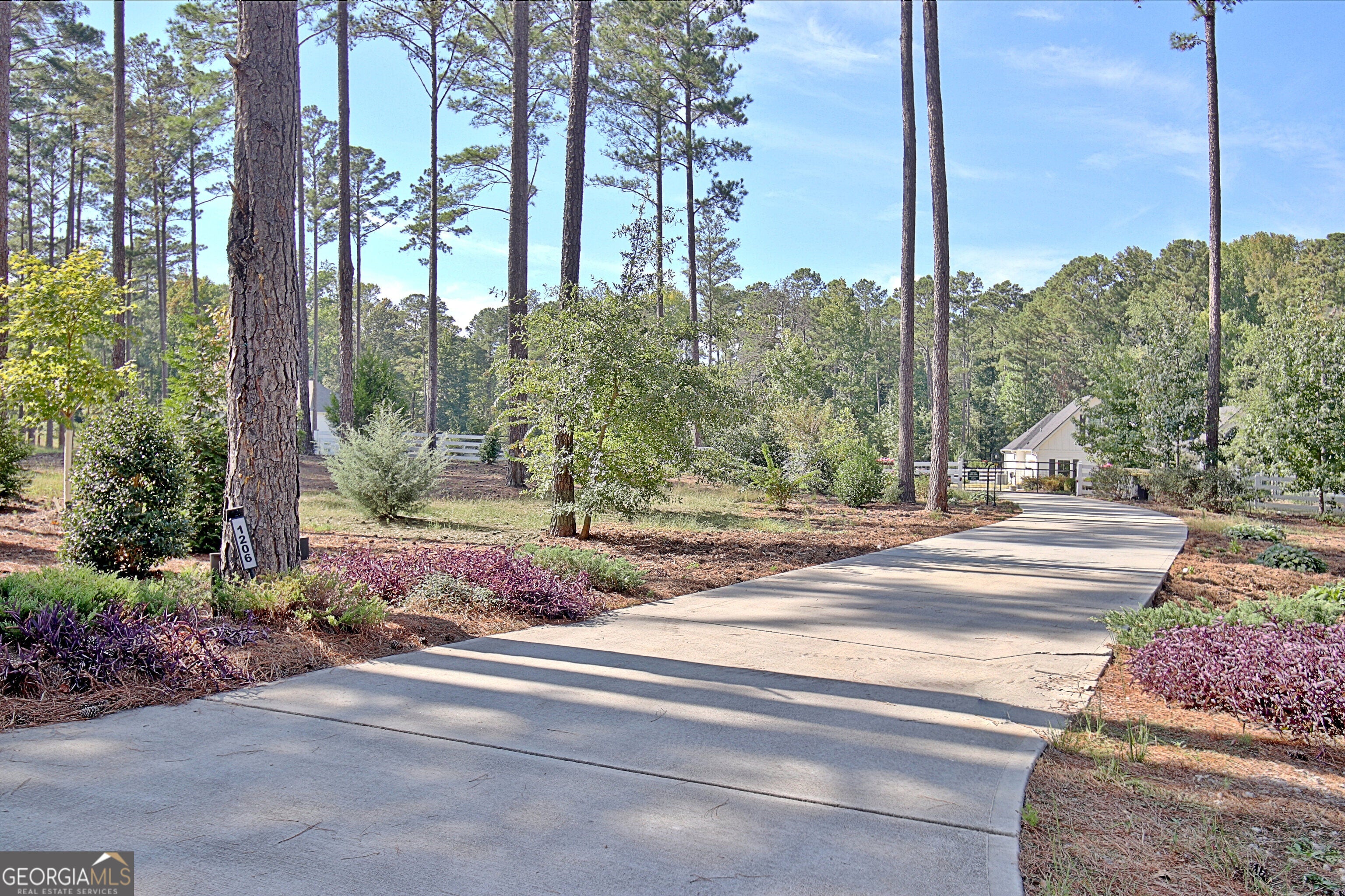1206 Dead Oak RD