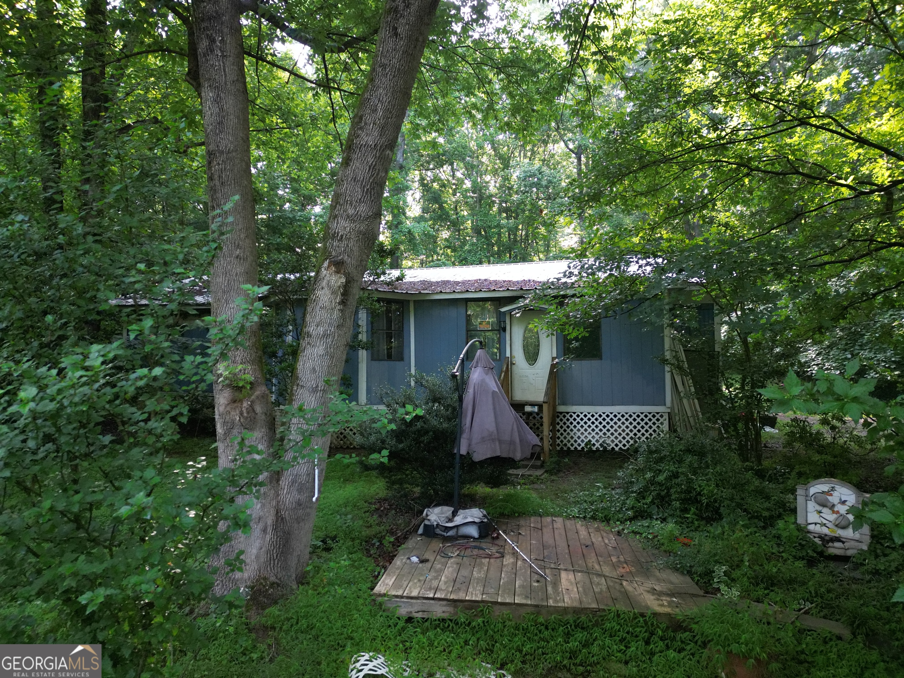 243 Lakeside TRL
