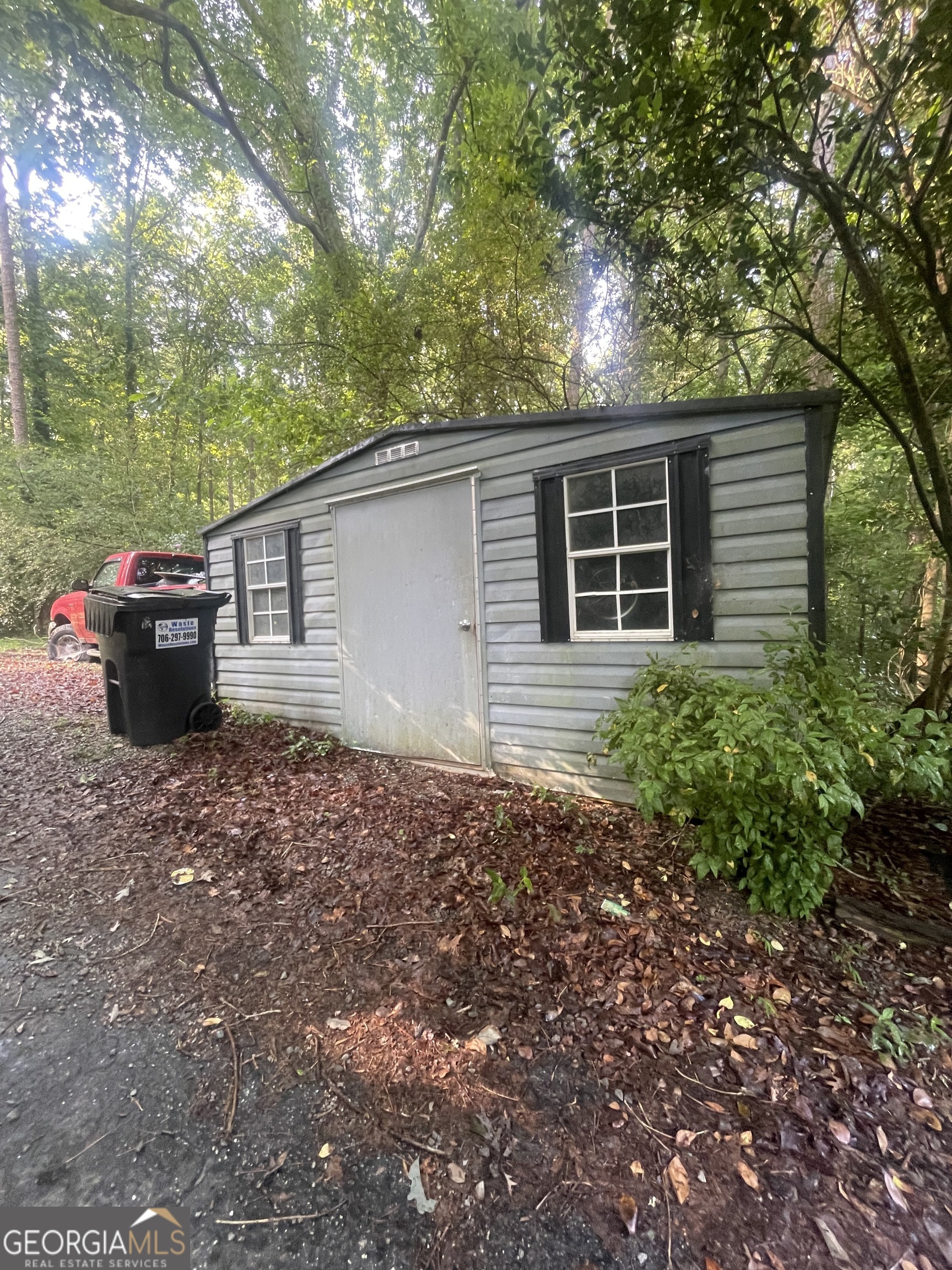243 Lakeside TRL